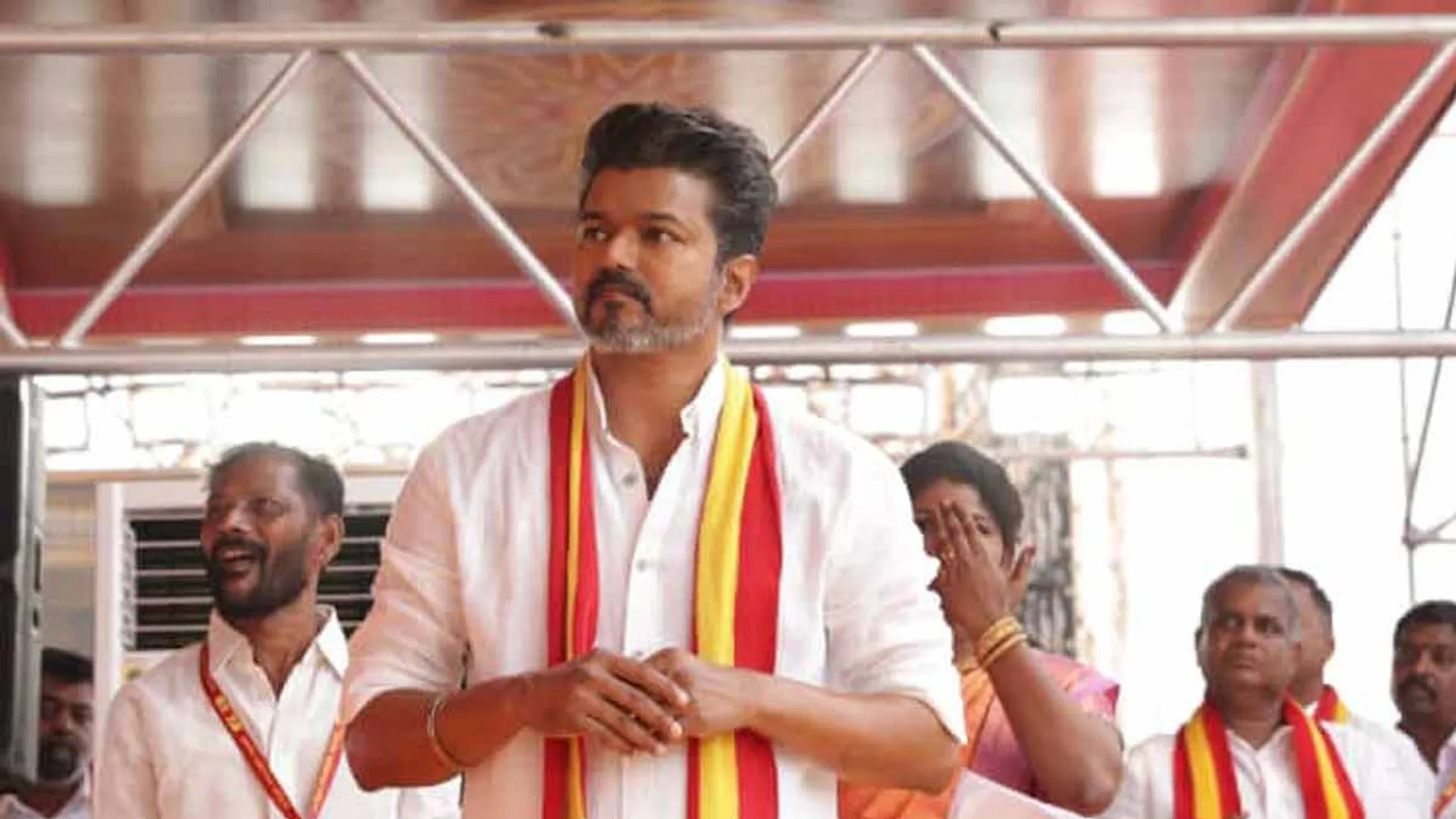 Vijay going to Parantur; Sudden change in meeting place