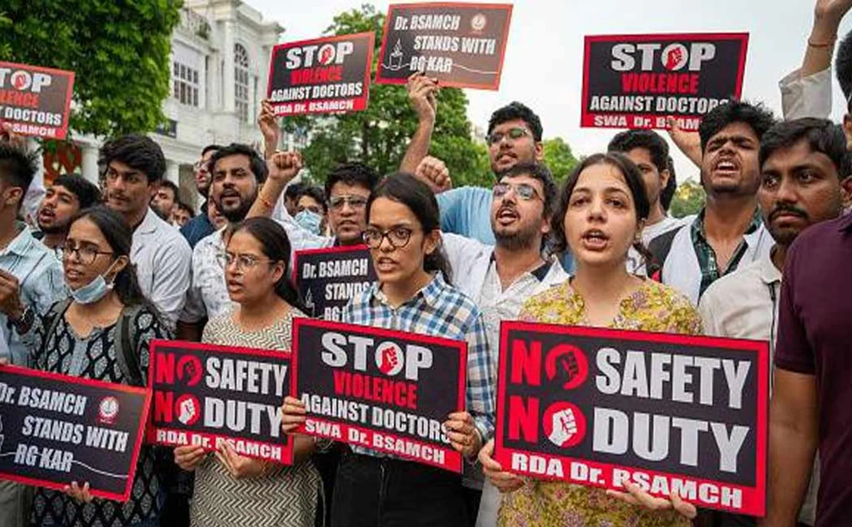 The court ordered Life imprisonment to accuser for Kolkata woman doctor case 