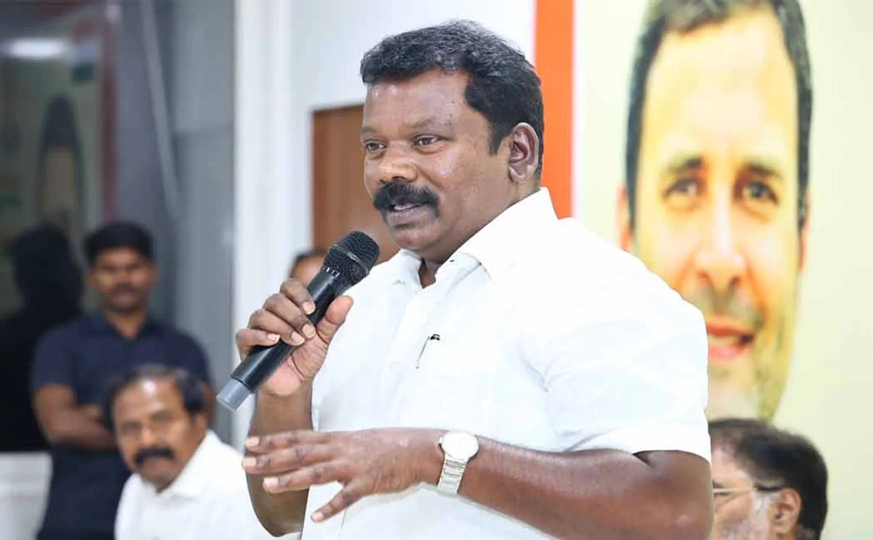 Not knowing the difference between meat and waste is the greatest issue condemned selvaperunthagai