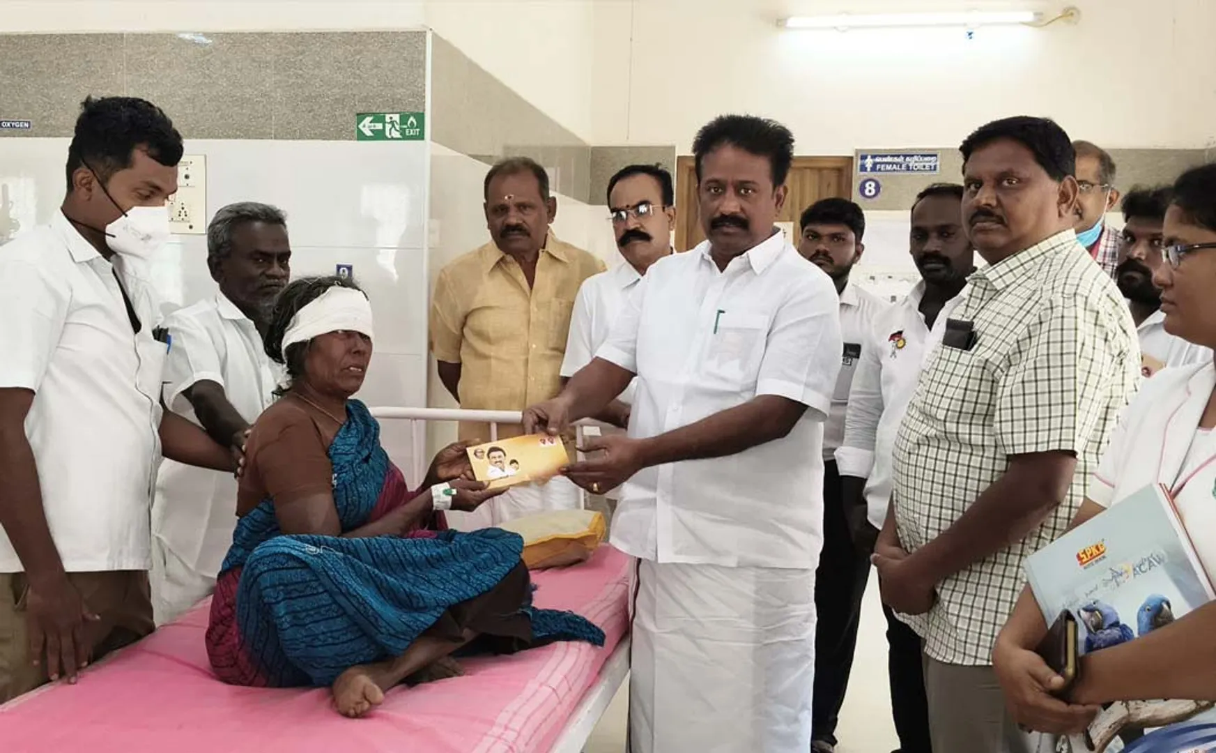 Couple injured in house collapse- Rajapalayam DMK MLA Financing