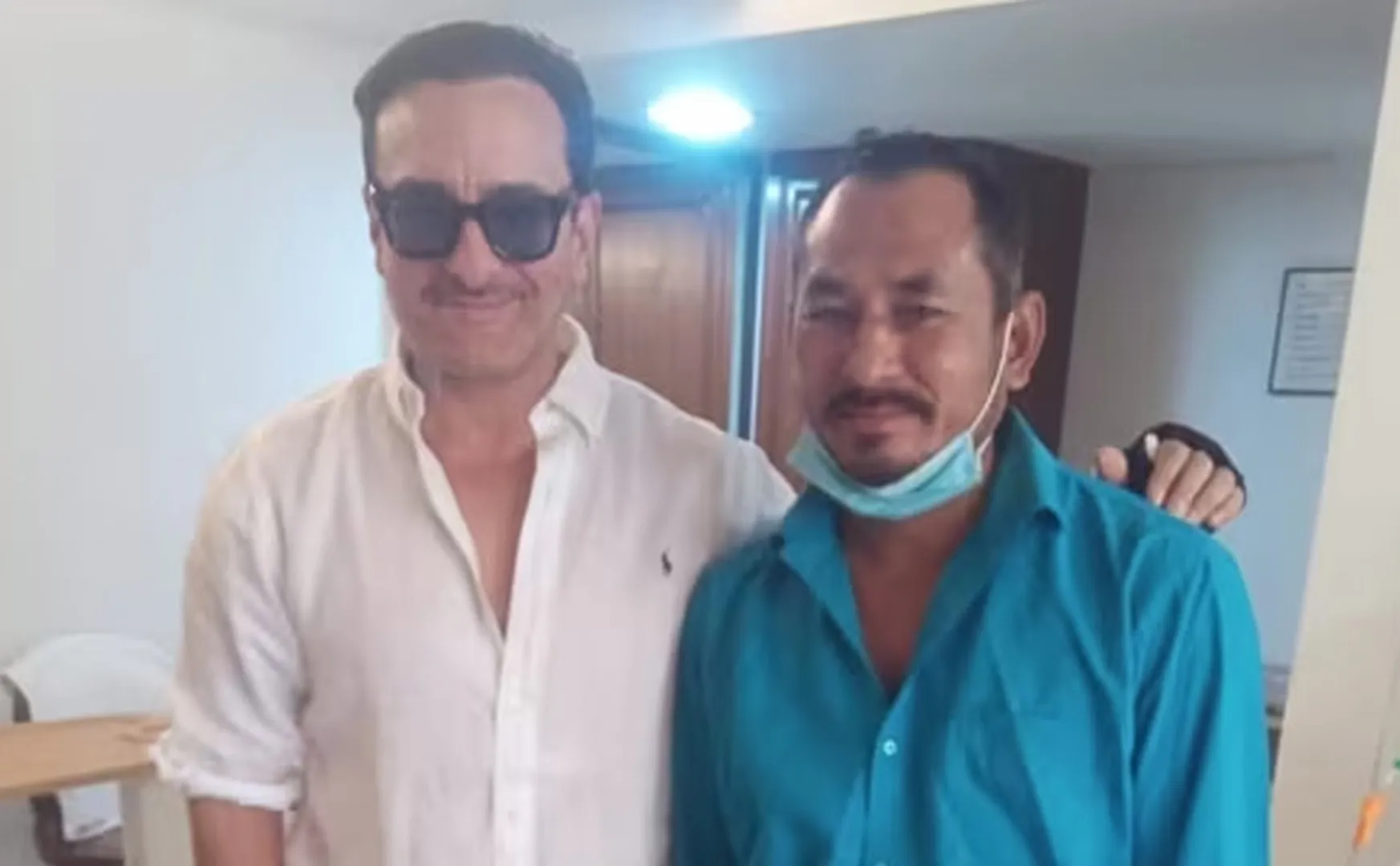 sailf ali khan meet auto driver who rushed hospital he was stamped