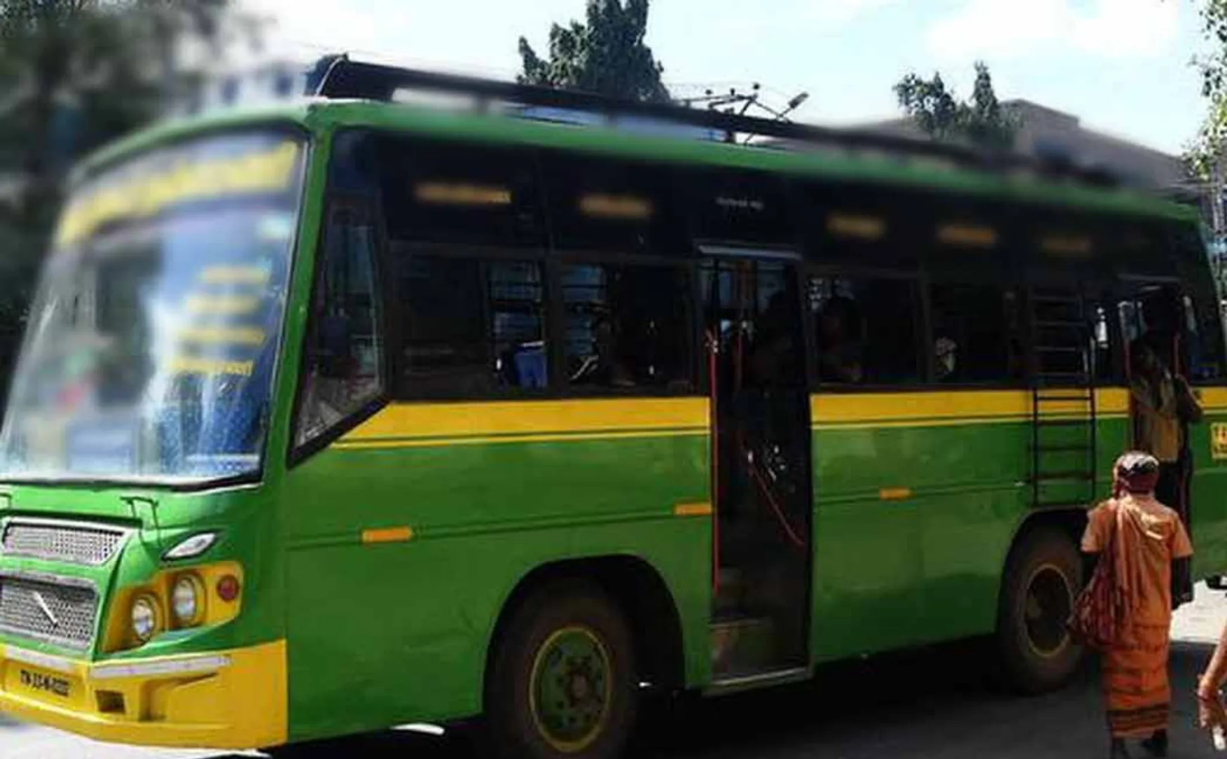 TN govt should not allow private mini buses to operate in Chennai