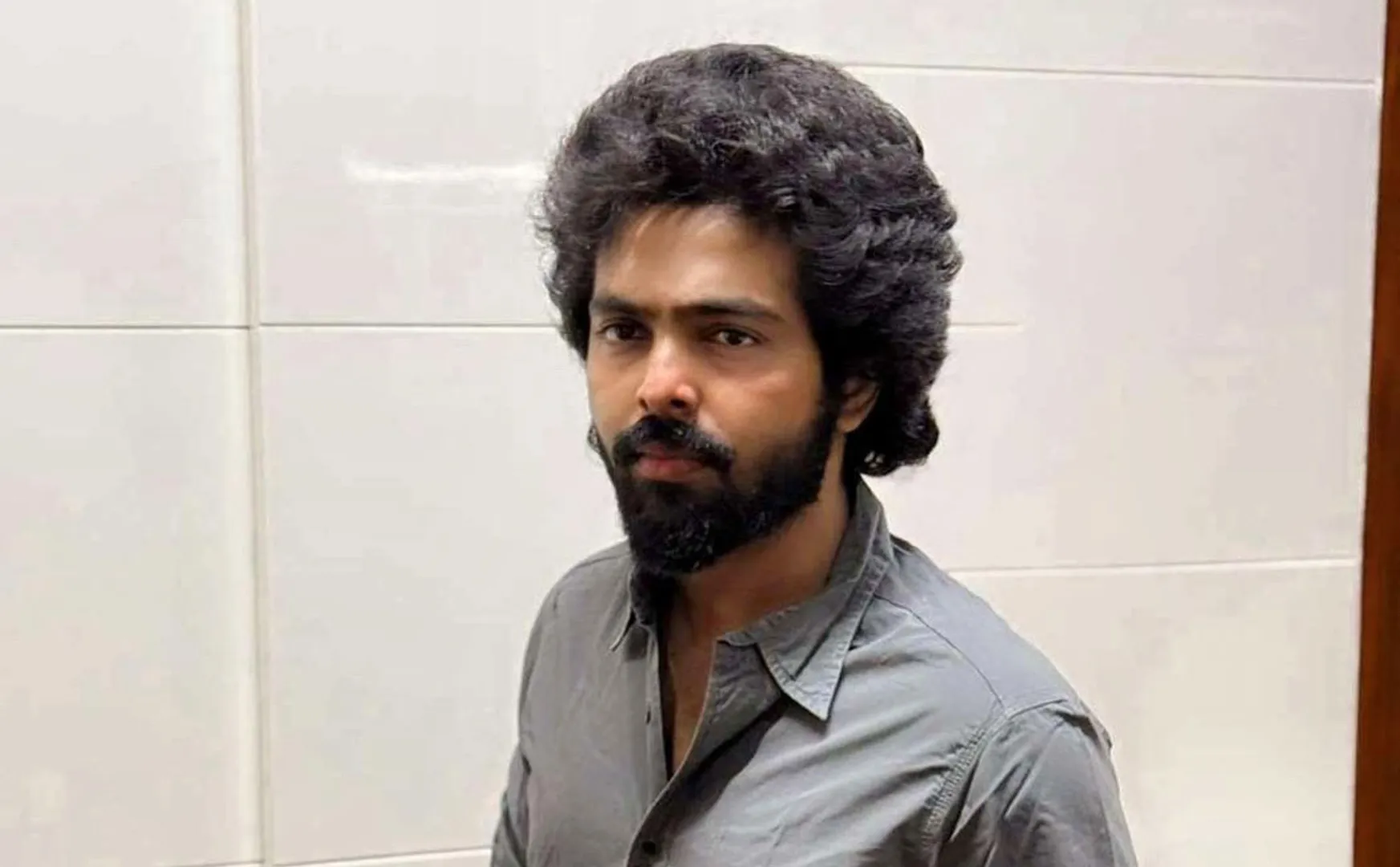 gv prakash about maharashtra train accident