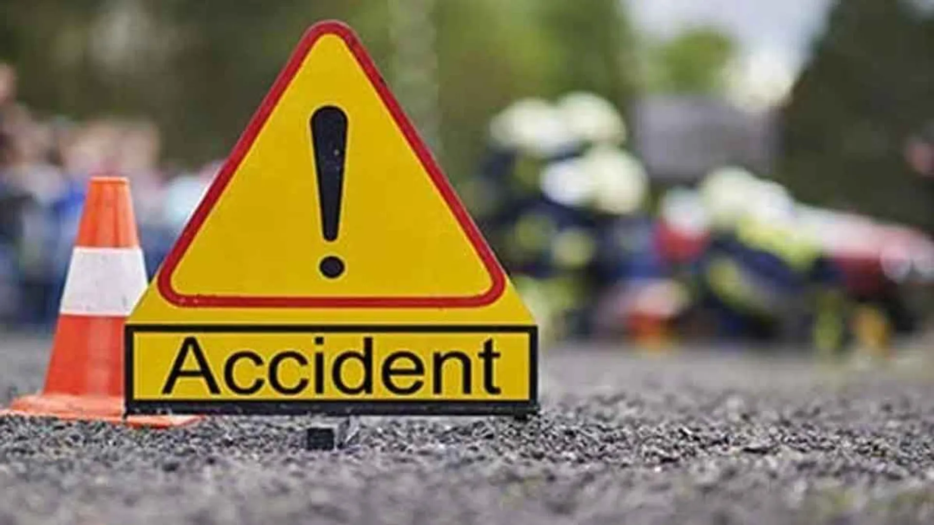  School girl lose their live in private bus collision in front of father