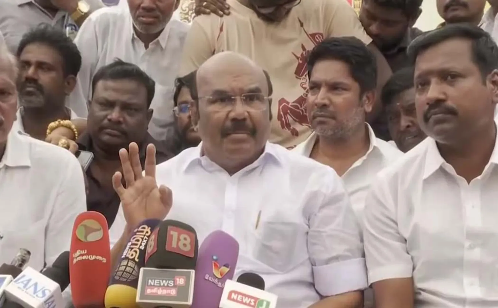 Jayakumar says If try to insult the periyar, it will lead to destruction