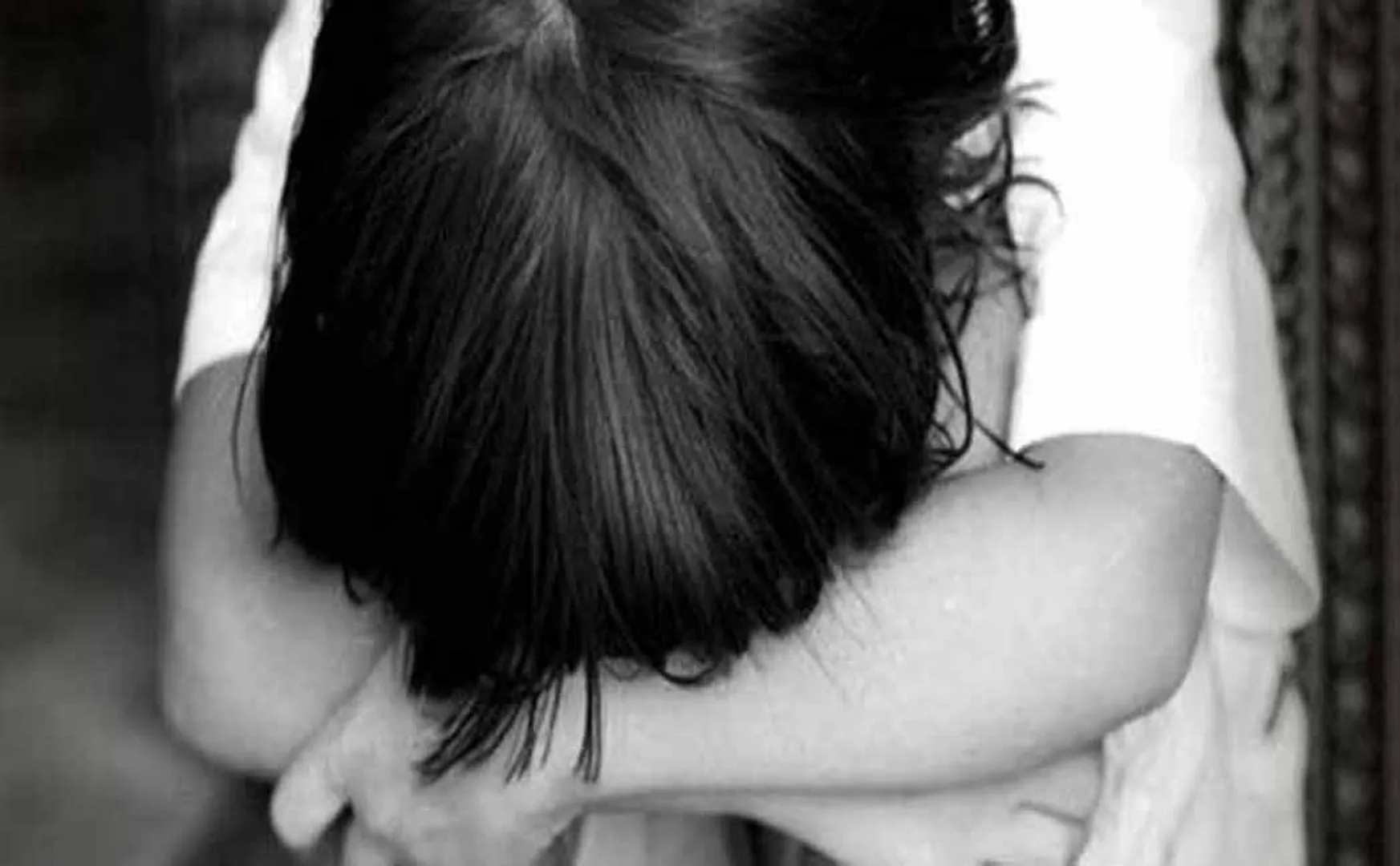Headmistress expels student who asked for a napkin while menstruating in classroom