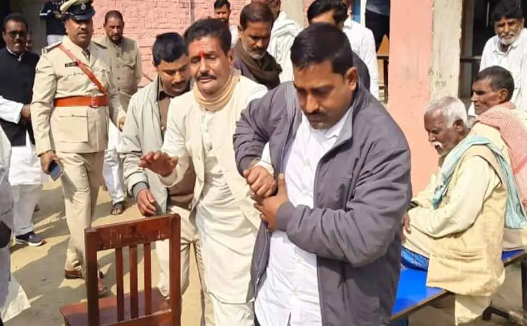 Headmaster hoisted the national flag while drunk in bihar