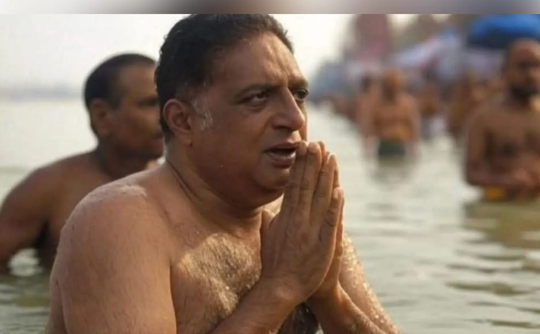 Prakash Raj Maha Kumbh Photo issue