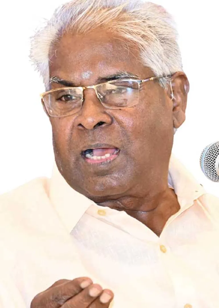 /idhalgal/eniya-utayam/todays-students-and-youth-are-being-deceived-pattimanra-novelist-professor