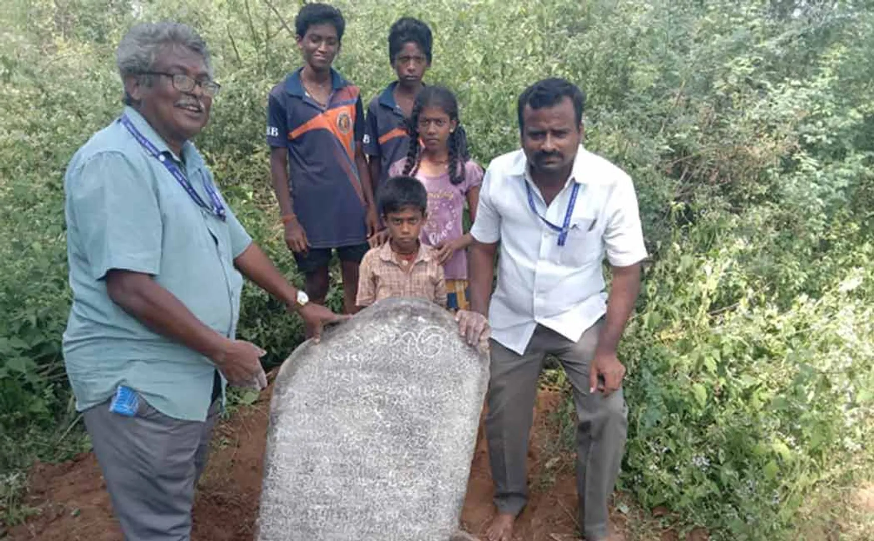 Discovery of Rajaraja Chola inscriptions for the Nandavanam temple in Pazhani