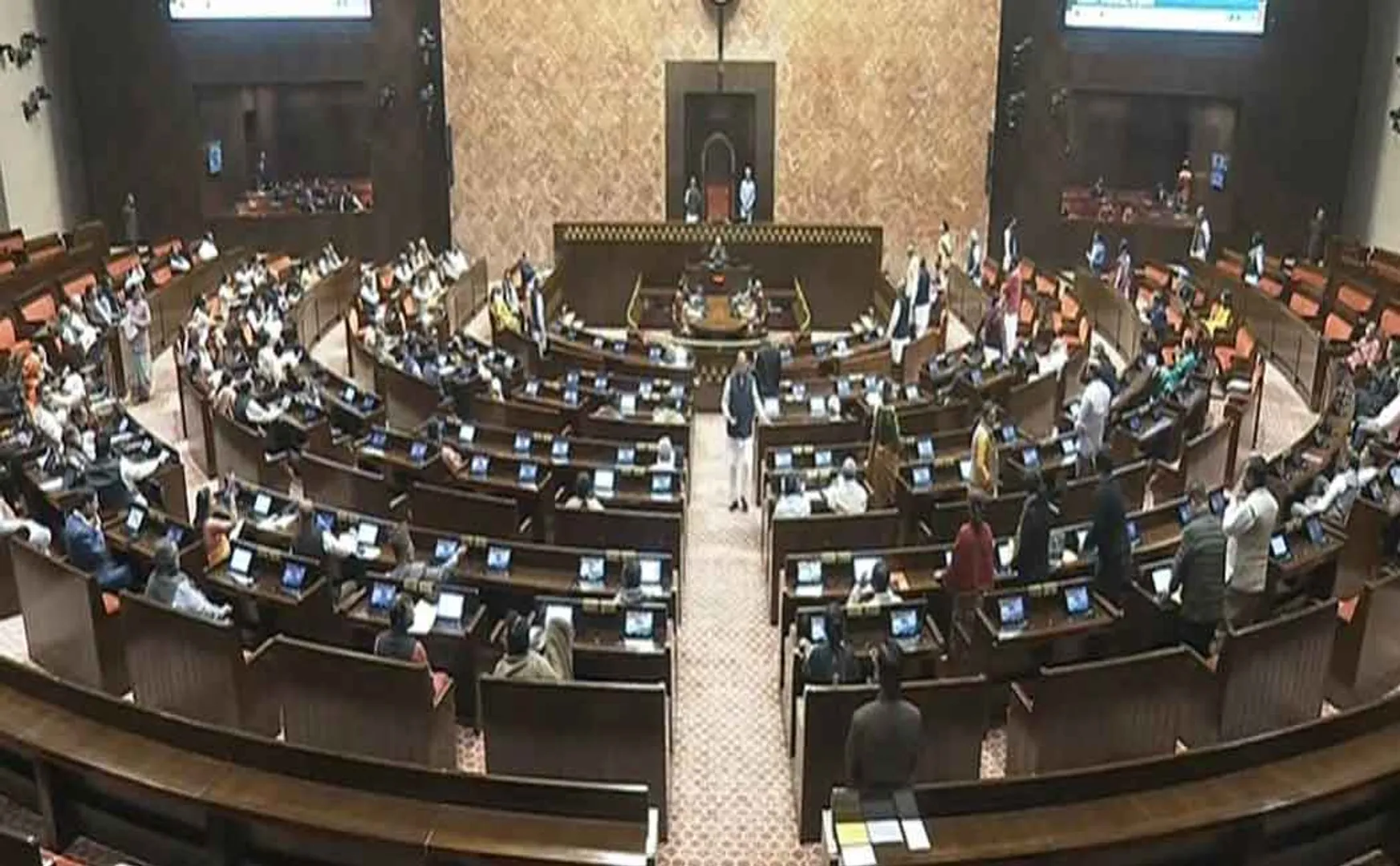 Accused of sending Indians in handcuffs There is a lot of tension in the Parliament