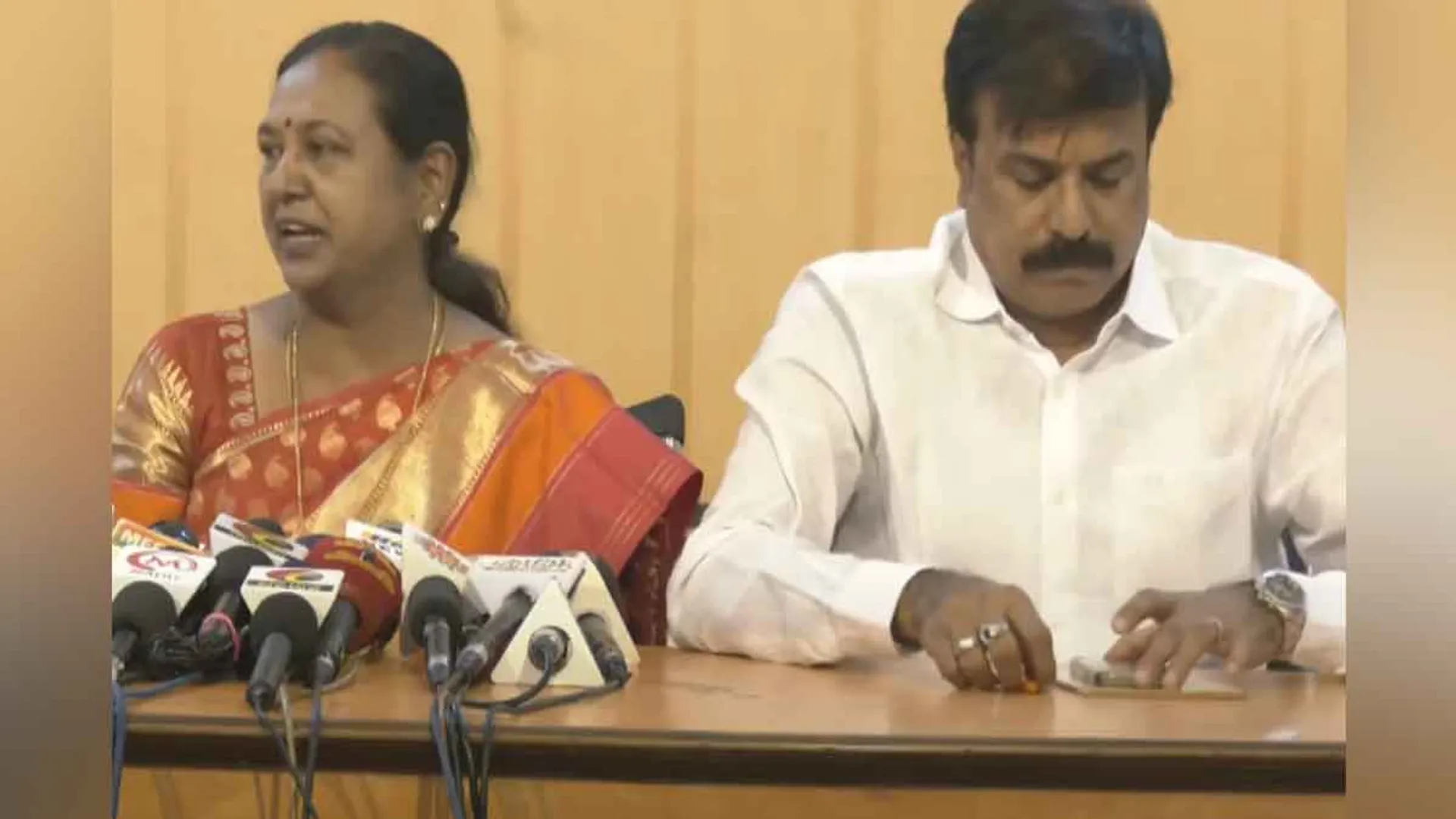 "Call Vijay for a similar press conference..." - Premalatha Vijayakanth Interview