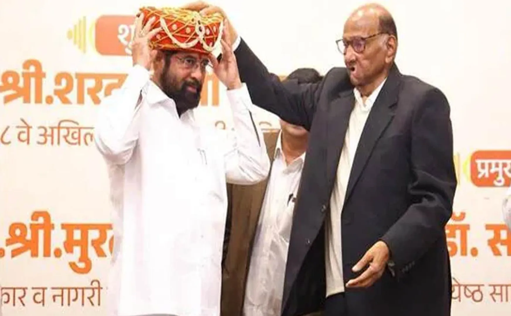 Cold war breaks out in Maha Vikas alliance for Sharad Pawar praised Eknath Shinde