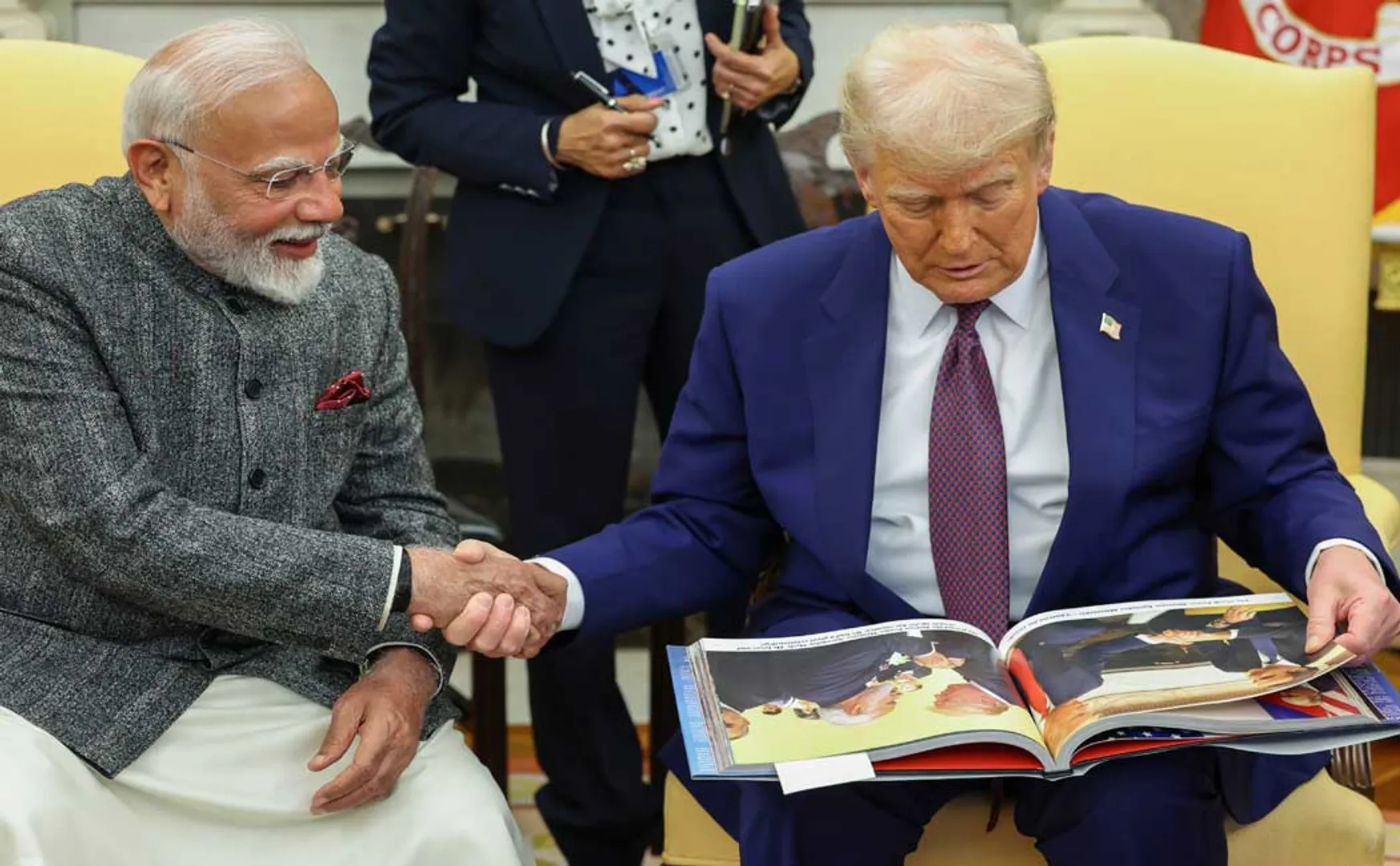 Senior Congress leader shashi tharoor praises Prime Minister Modi for Meeting with US President