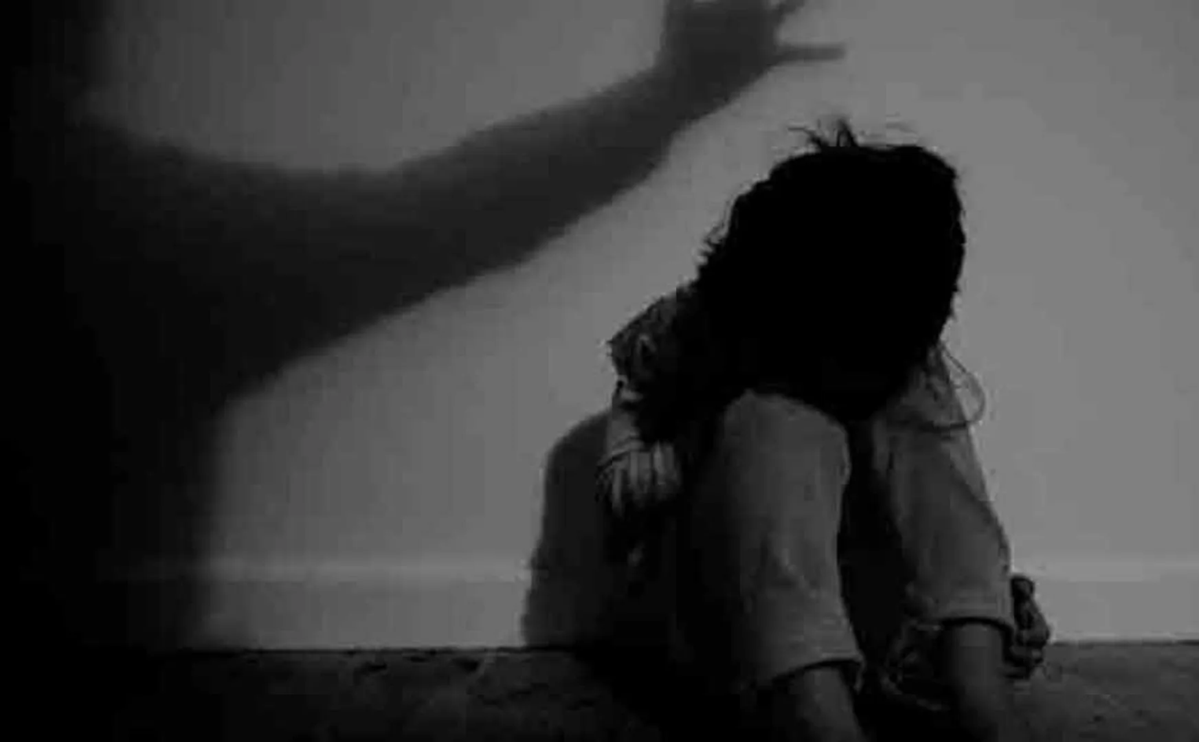 DMK Women  wing condemns the incident of a 6-year-old girl in Puducherry 
