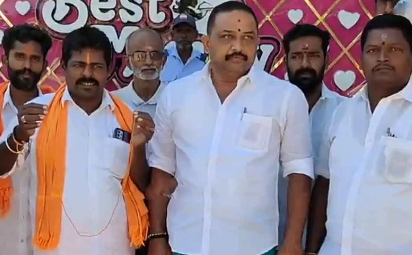 Hindu Front came with a thali to marry a lover in karaikudi