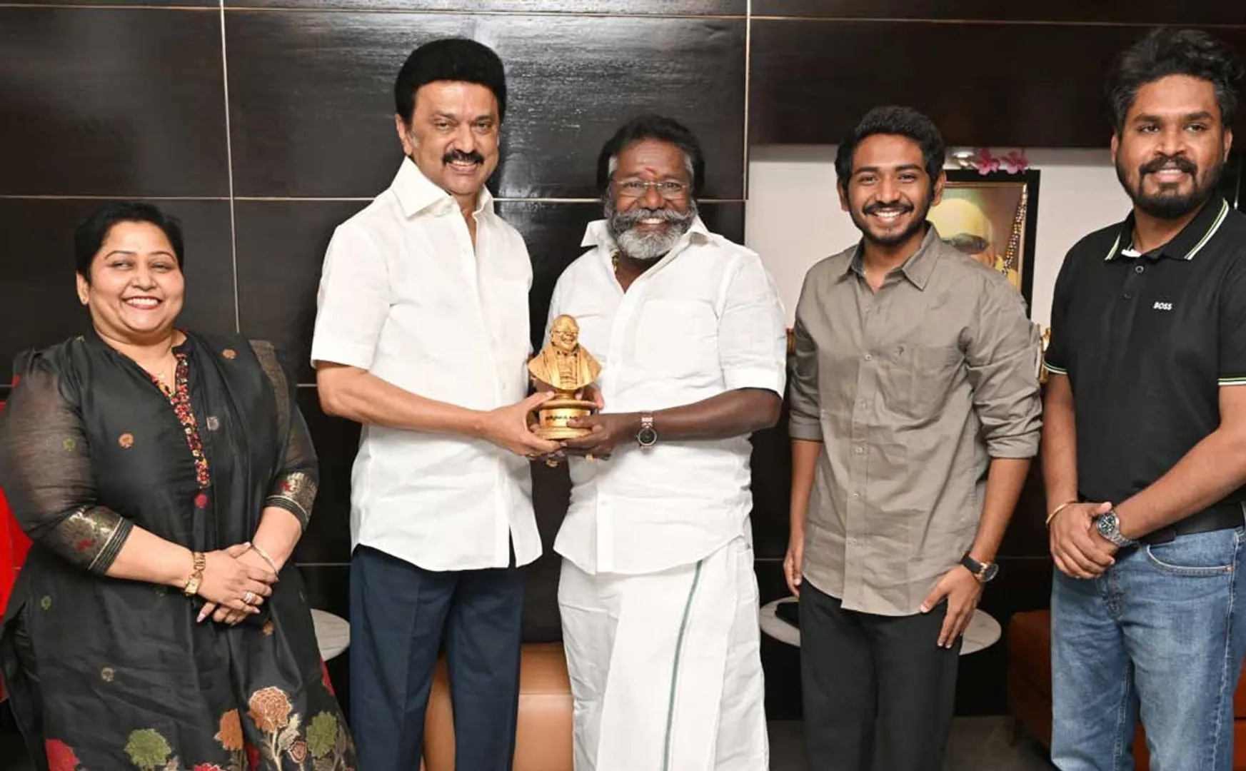 karunas meet cm mk dtalin regards his birthday