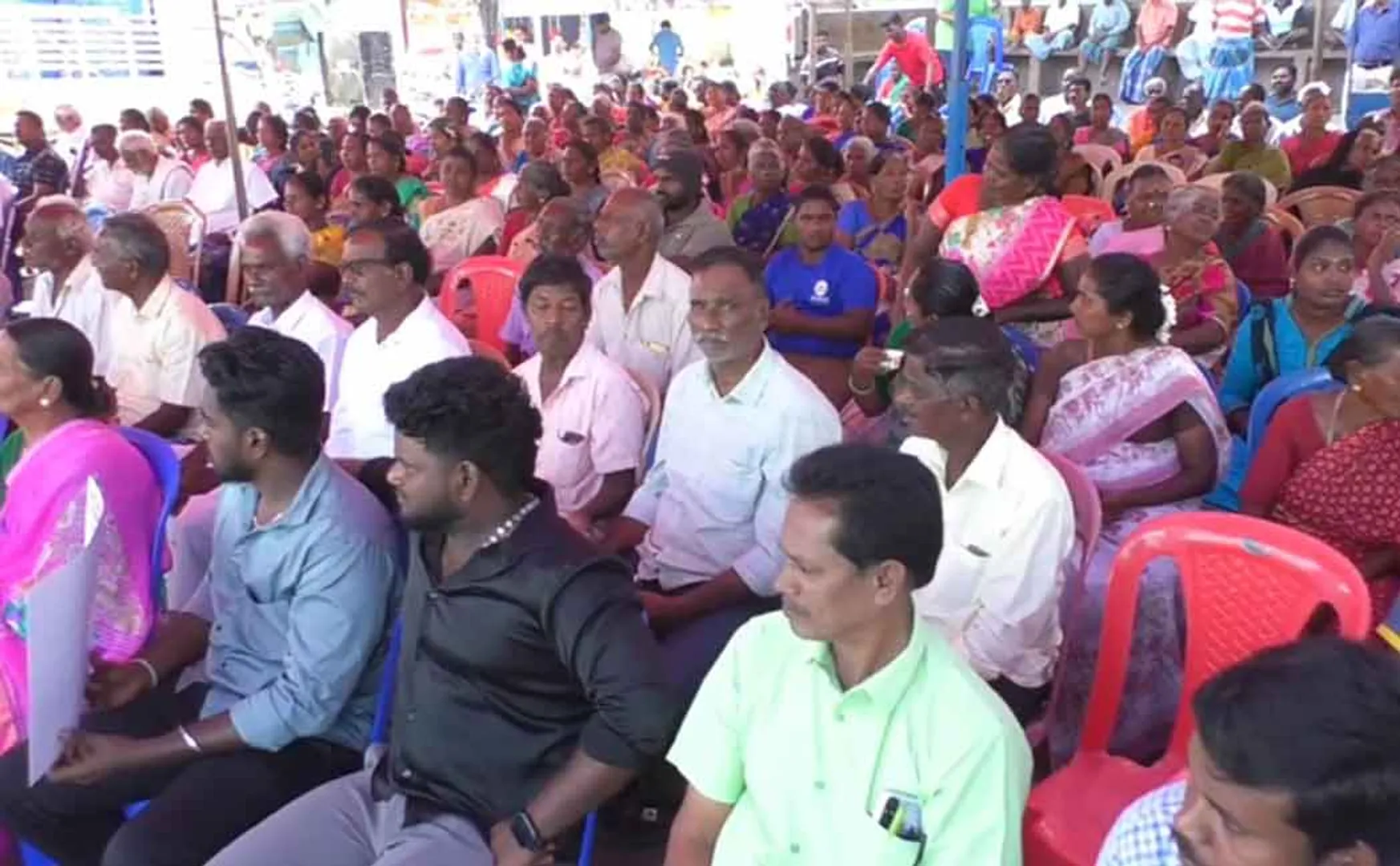 20 villages stage struggle demanding construction of railway bridge!