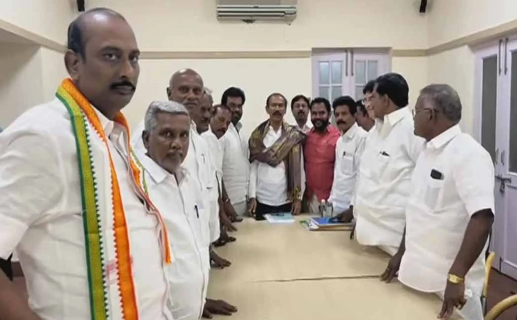 Congress district leaders file complaint for  We need to change the selvaperunthagai