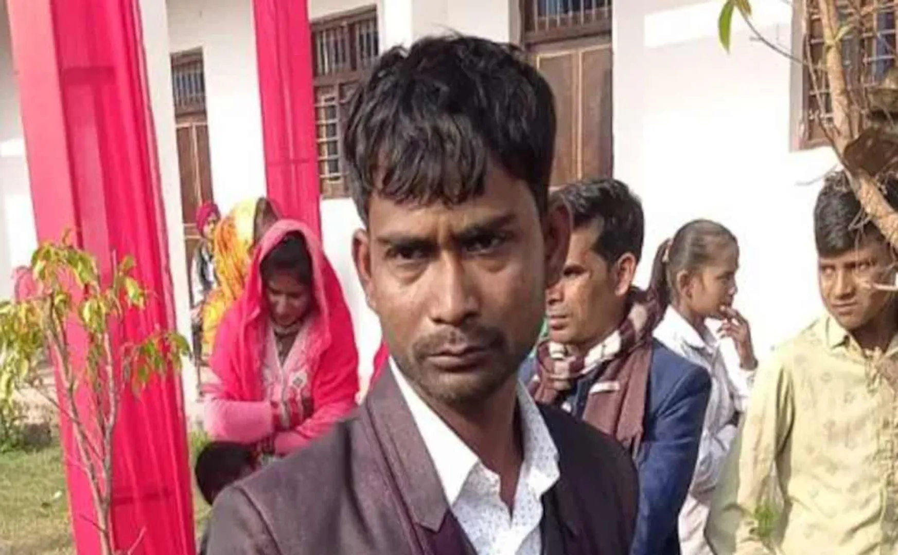 The groom garlanded the bride's friend at the wedding in uttar pradesh