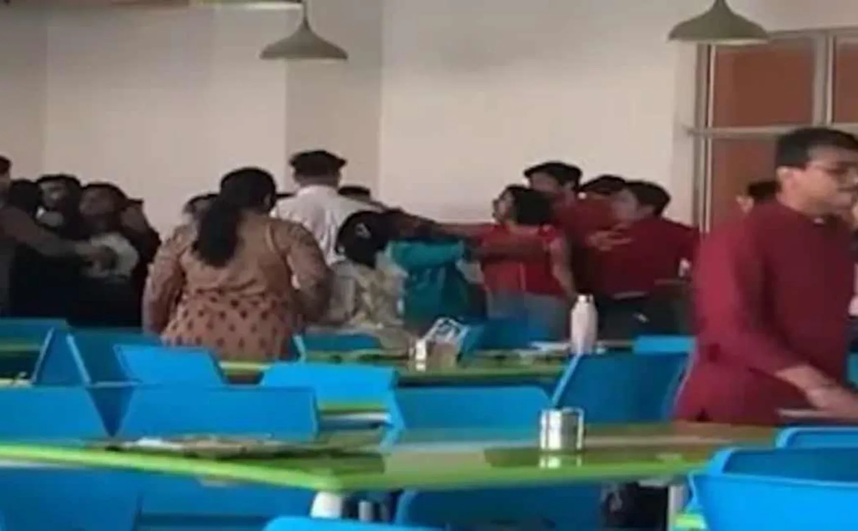 Hindu organizations hit students for non-vegetarian food served during Shivaratri in delhi