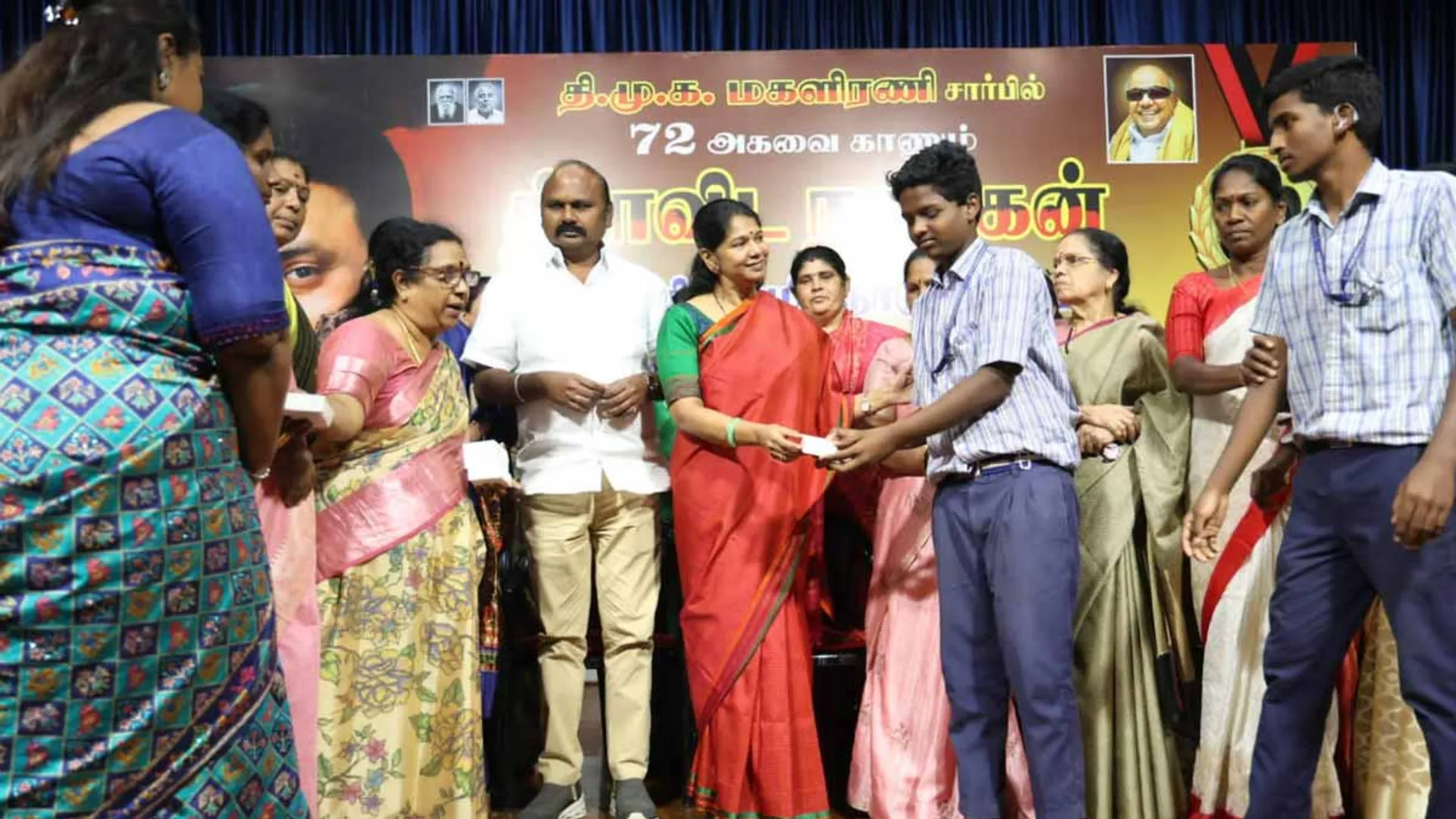 ''BJP is screaming at DMK's moves'' - Kanimozhi MP'