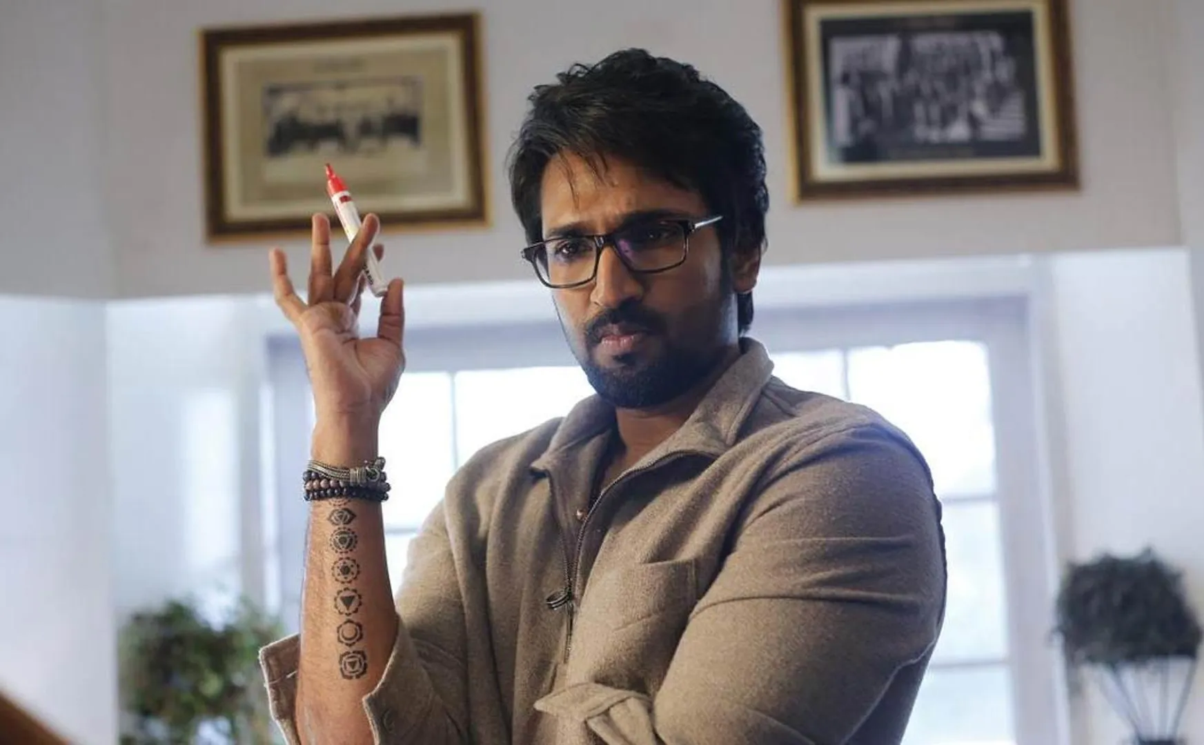aadhi Sabdham movie review