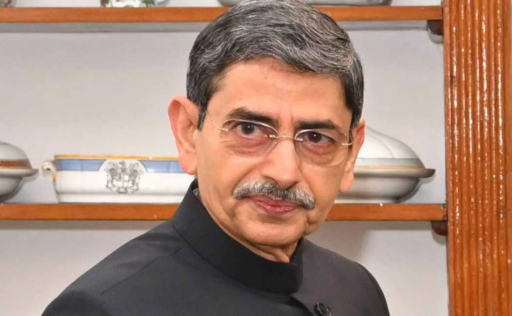 Governor R.N. Ravi congratulates the CM mk stalin by signing in Tamil