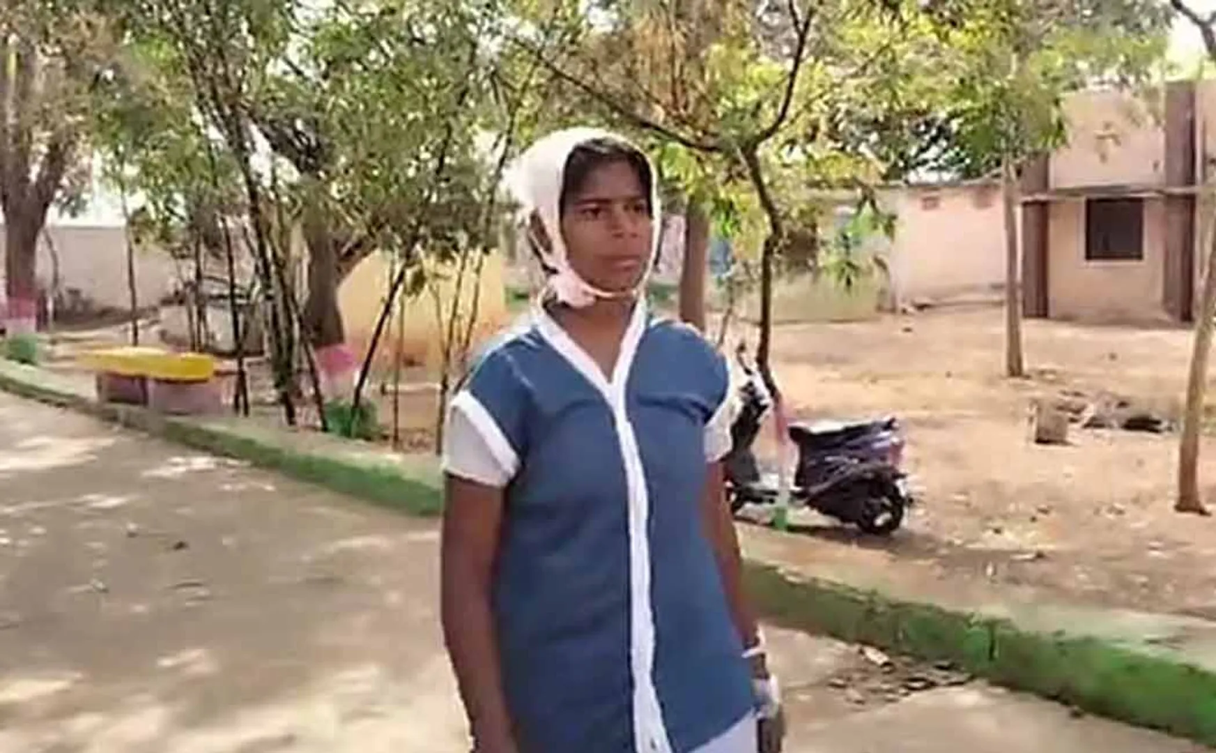 student came to write 12th public exam bandage after head injury