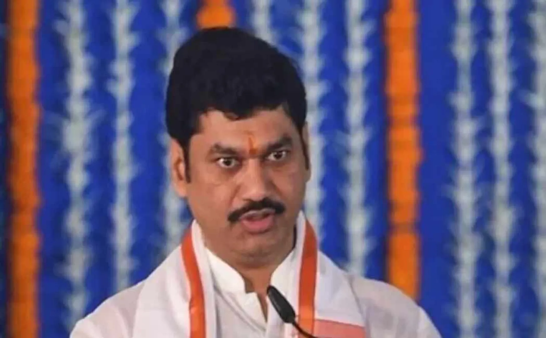 Maharashtra Minister's sudden resignation after aide sarpanch case