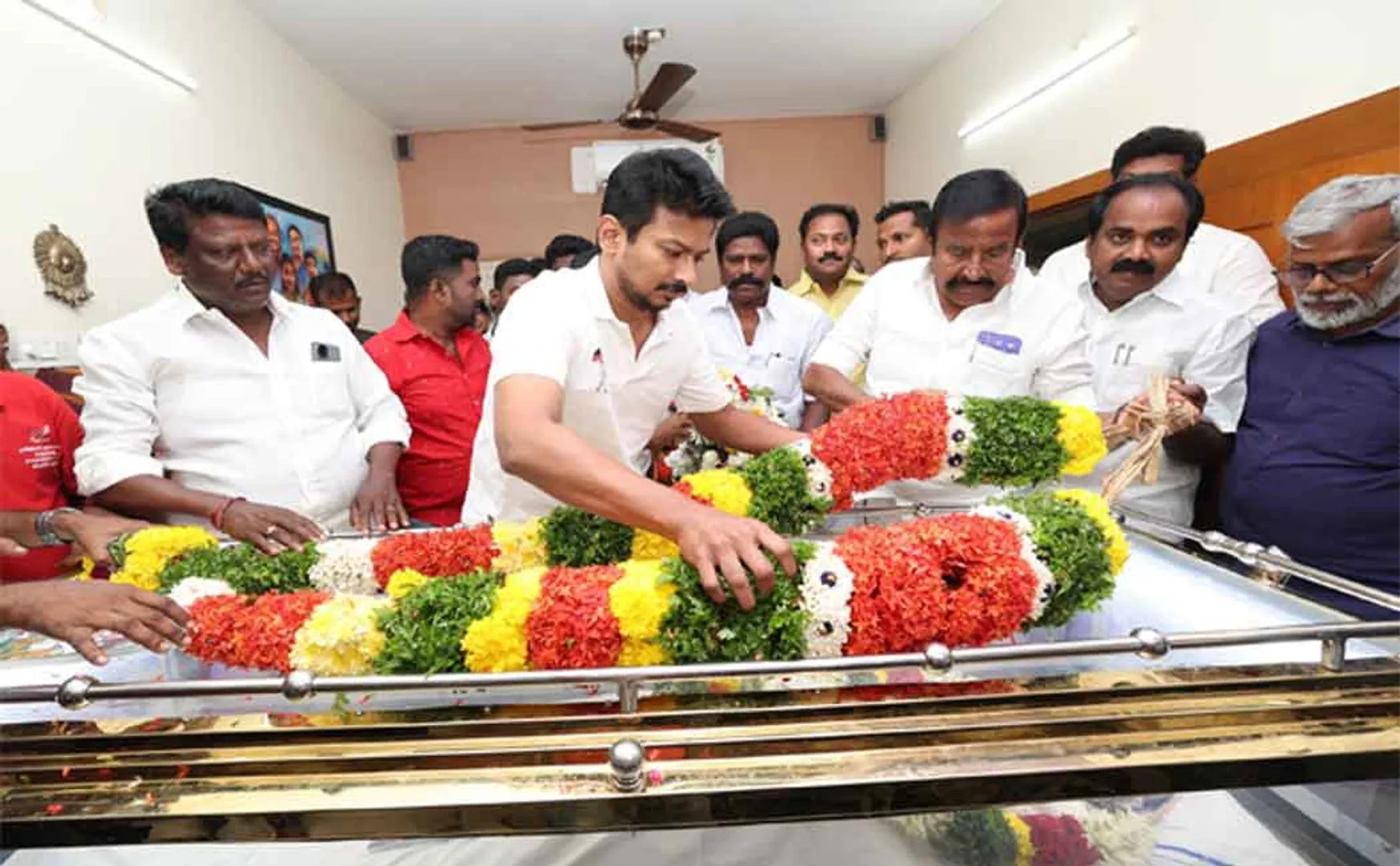 Dy CM Udhayanidhi Stalin pays tribute to poet Nandalala 