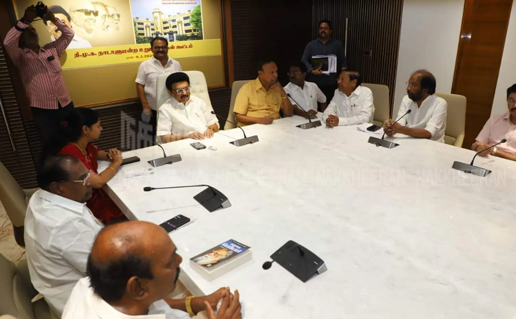 DMK MPs meet 3 important resolutions passed