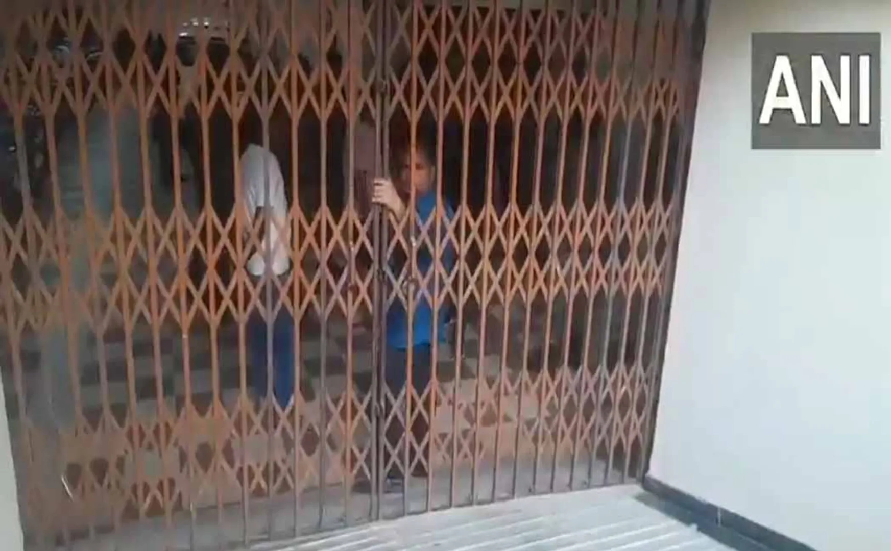 Bihar  Arrah city Jewellery showroom incident  Two persons arrested by police