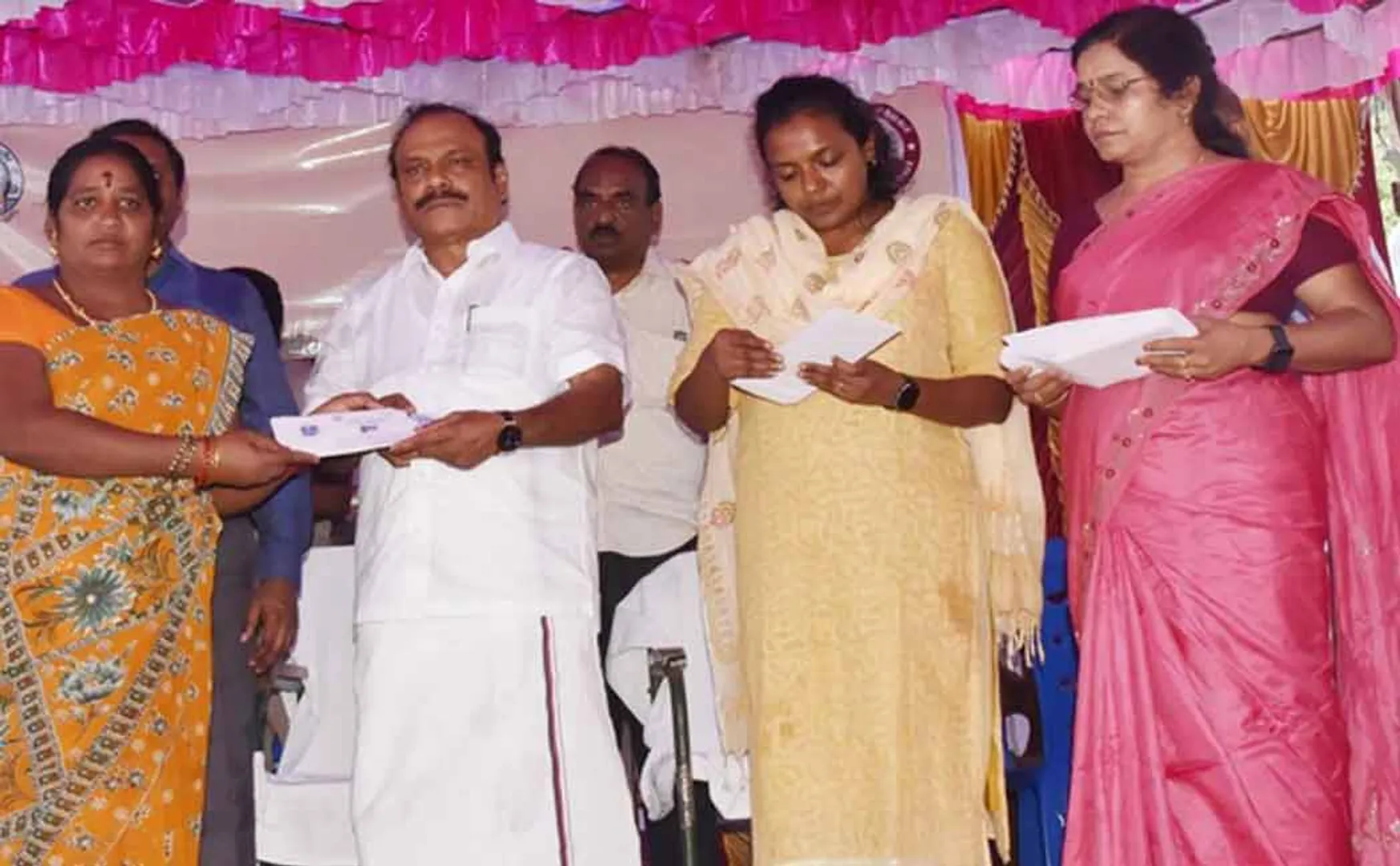 Minister Ganesan provided welfare assistance worth Rs. 3.59 crores