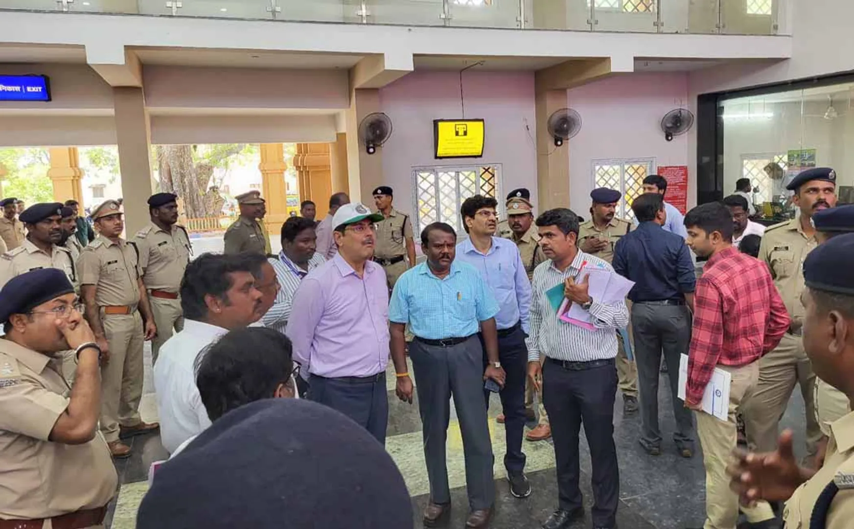 Southern Railway General Manager inspects Chidambaram railway station