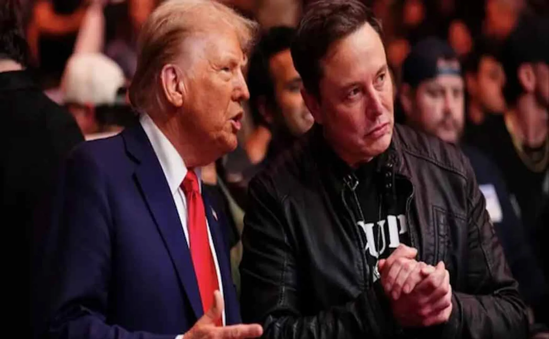 Donald Trump warns 20 years in prison for those who hit Tesla
