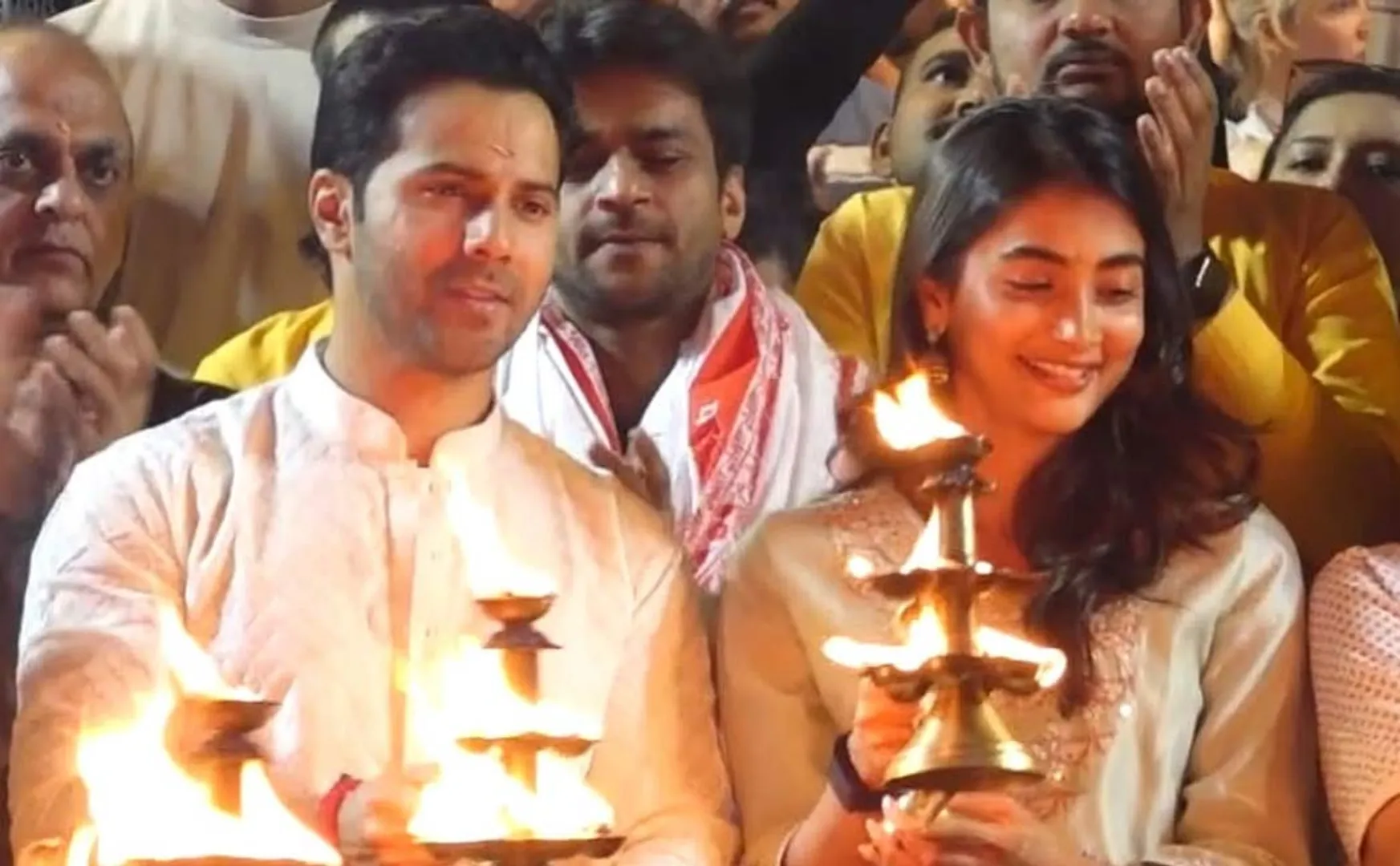 Pooja Hegde Perform Ganga Aarti In Rishikesh
