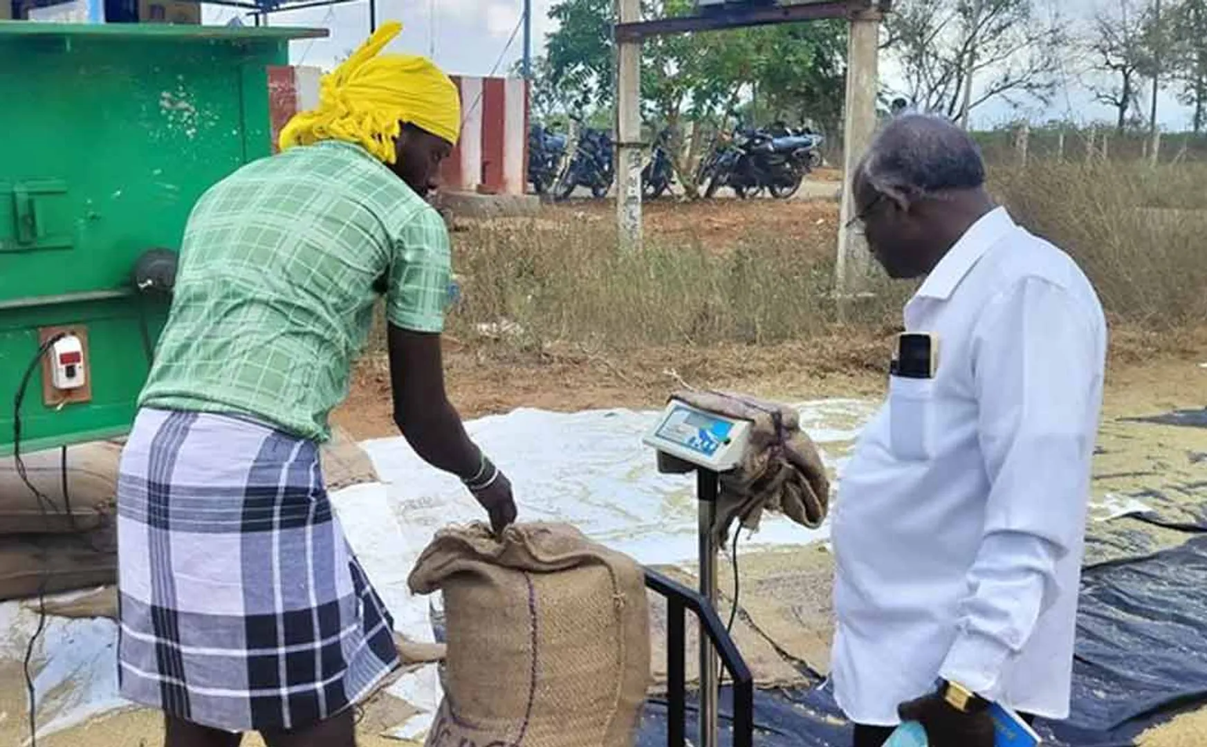 Praise for Minister I. Periyasamy for directly purchasing paddy from Athur farmers