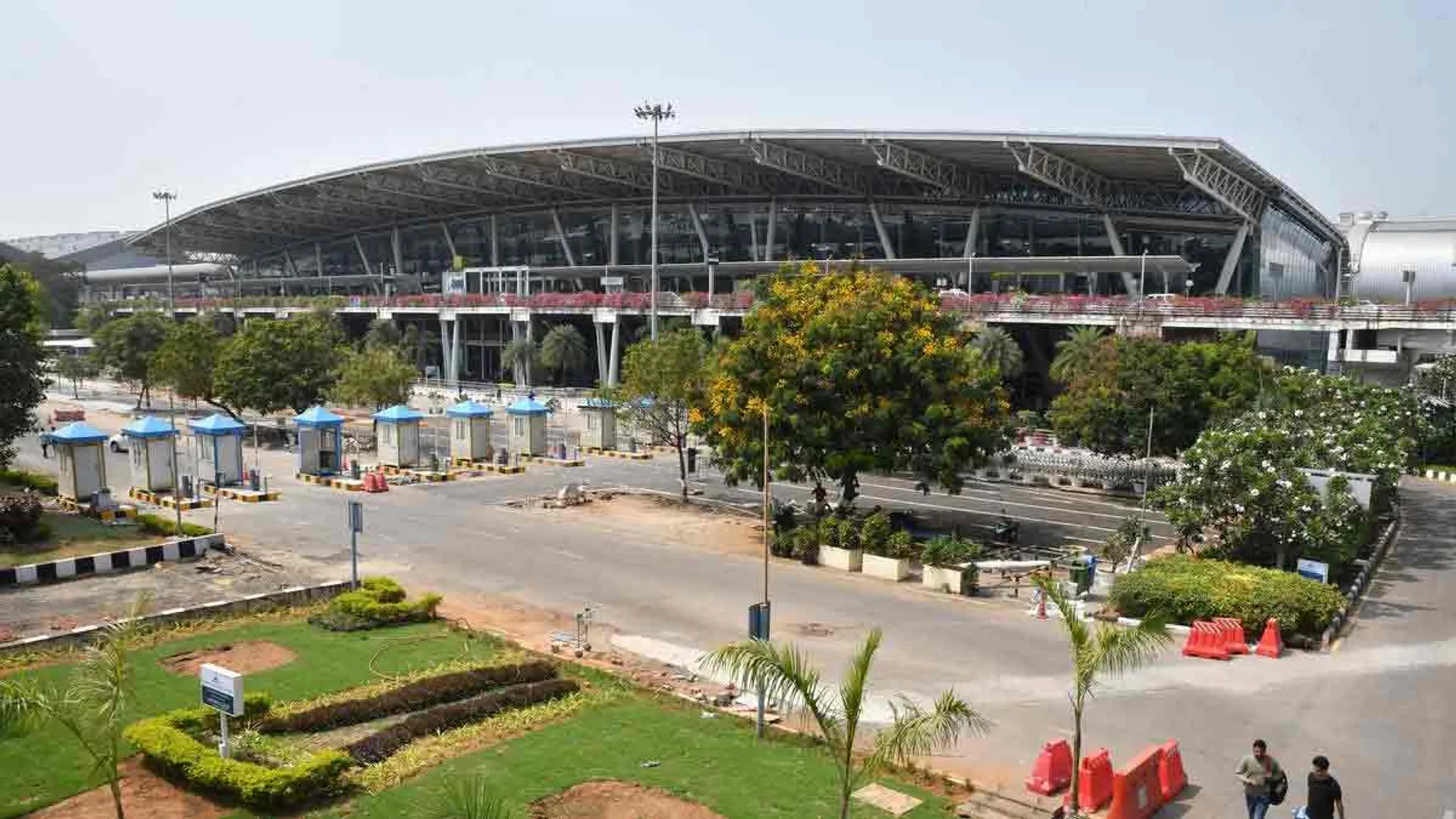  Robberies in 8 places; Northern State robbers arrested on plane
