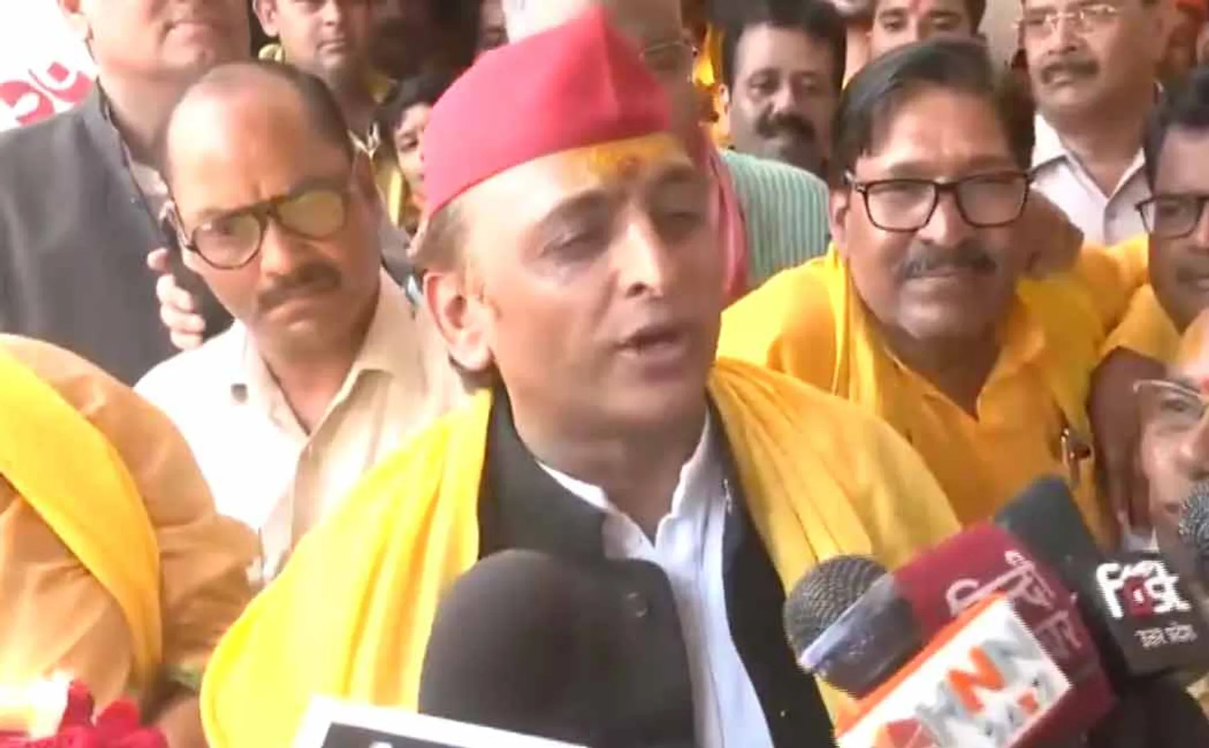  Akhilesh Yadav's speech sparks controversy It's because BJP like foul smell