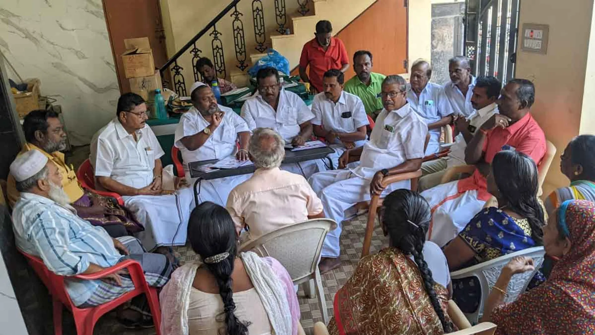 'Amit Shah meets in Edappadi; Natham Viswanathan welcomes him'-AIADMK workers in excitement