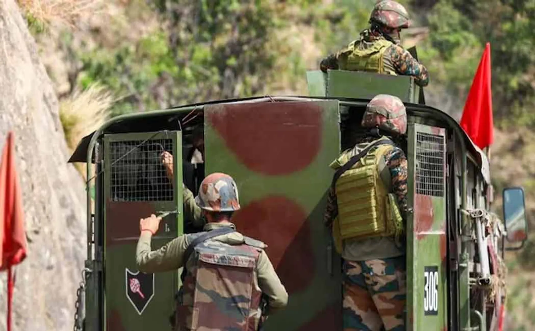 Incident happened to 3 illegal person by indian army in Kashmir