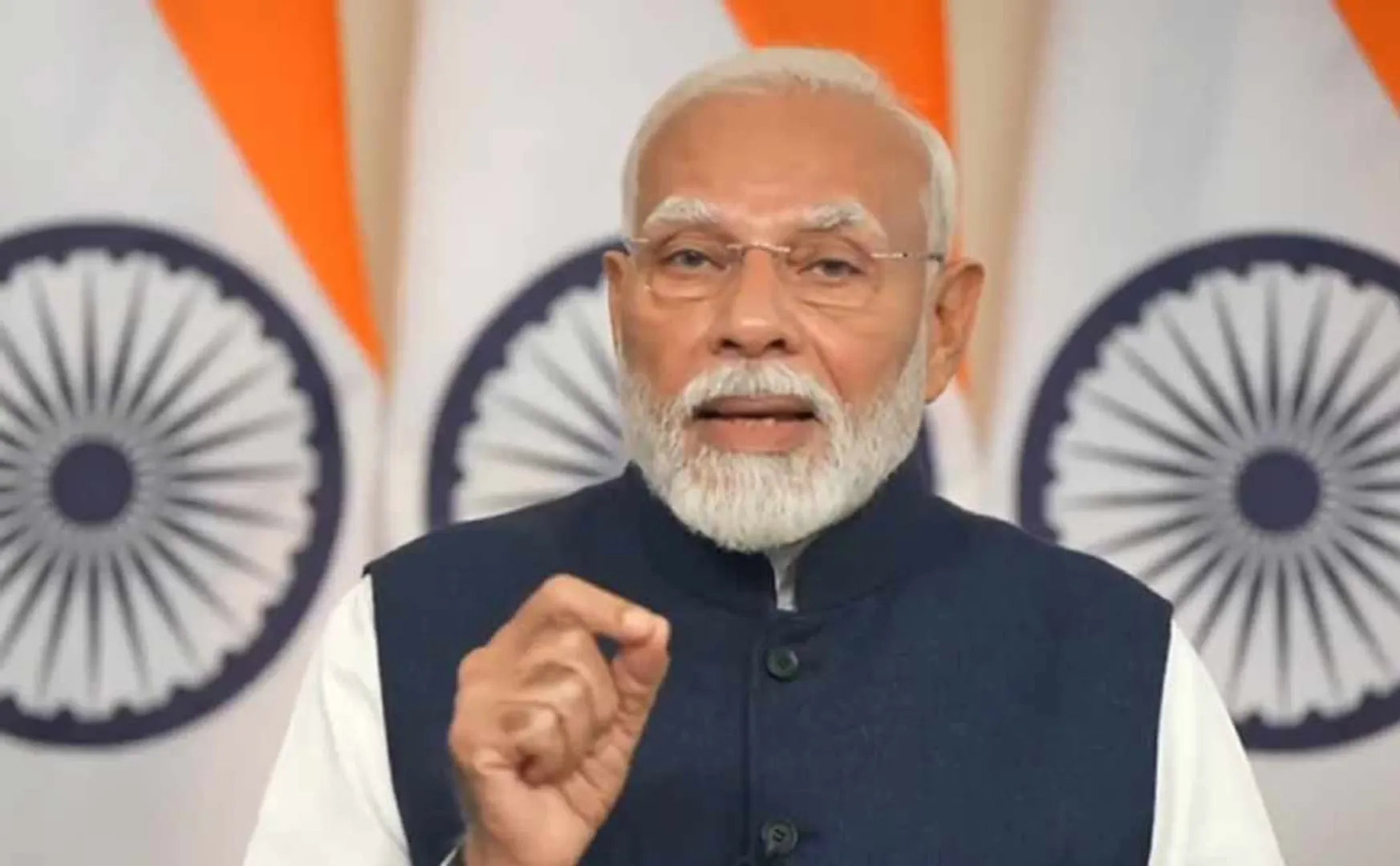 Is Prime Minister Modi retiring Sanjay Raut mp  sensational comment