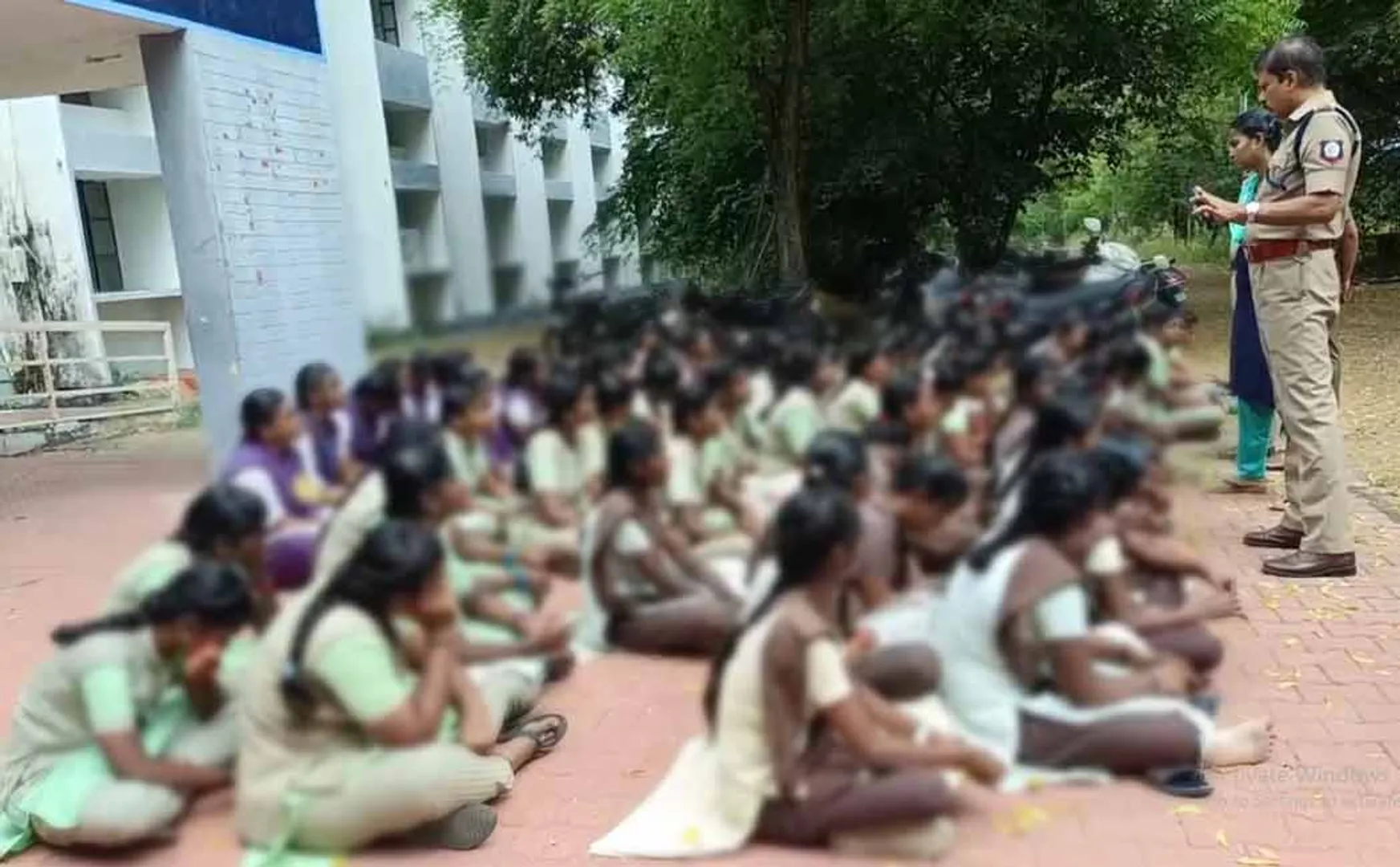 Students struggle demanding the arrest of a professor who misbehaved