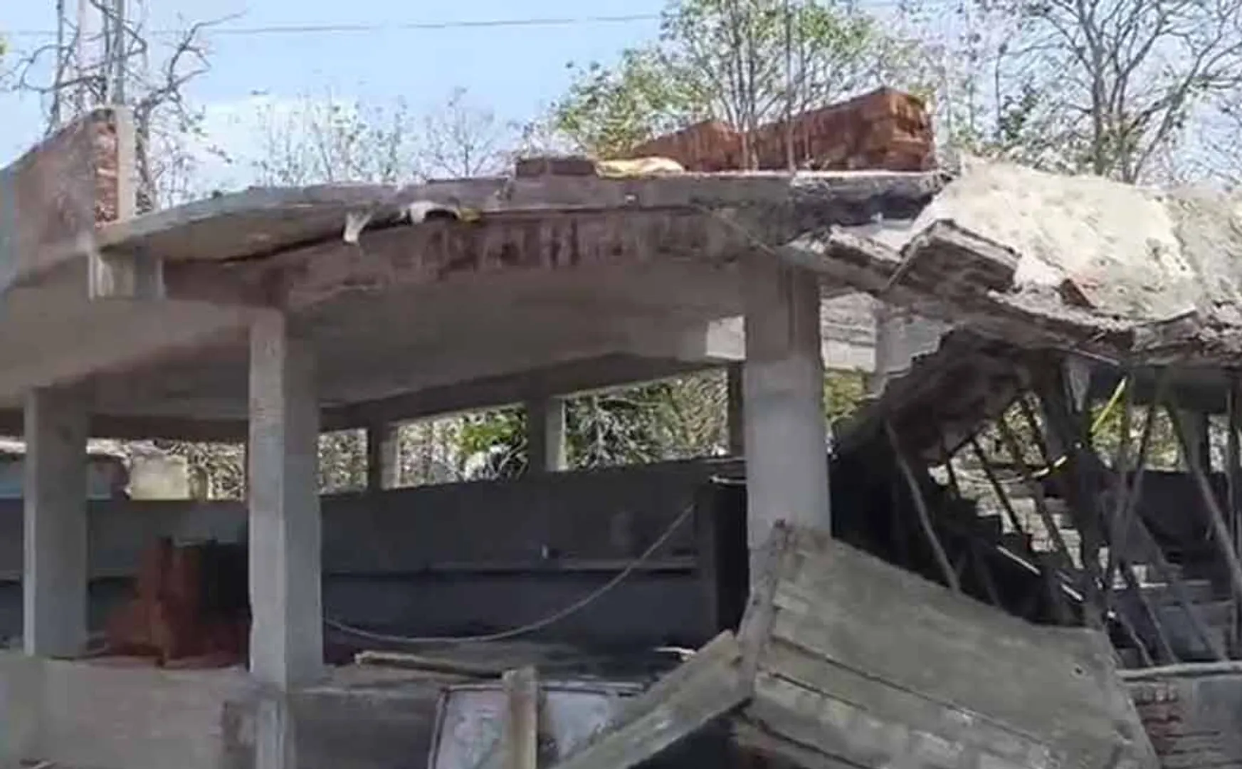 ADMK struggle against collapse newly constructed passenger shelter