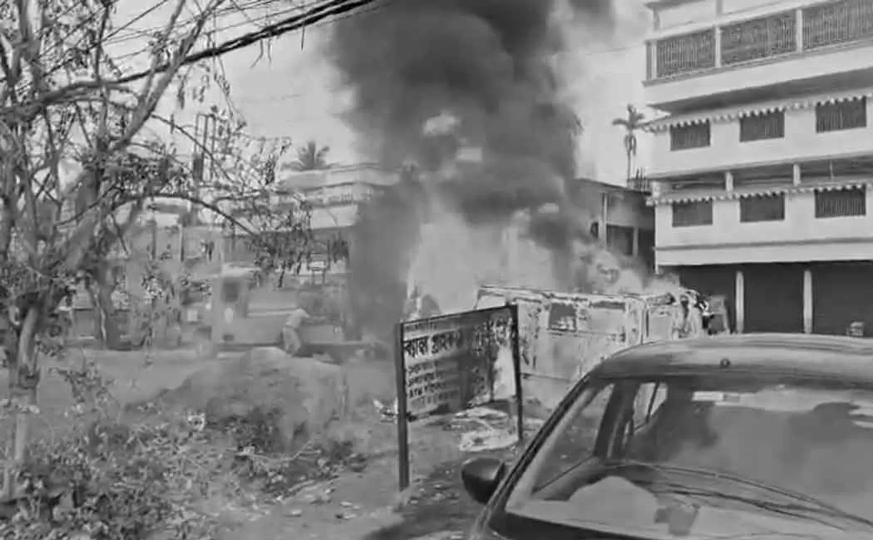 Struggle turns into riot for against Waqf Board Act comes into force in west bengal