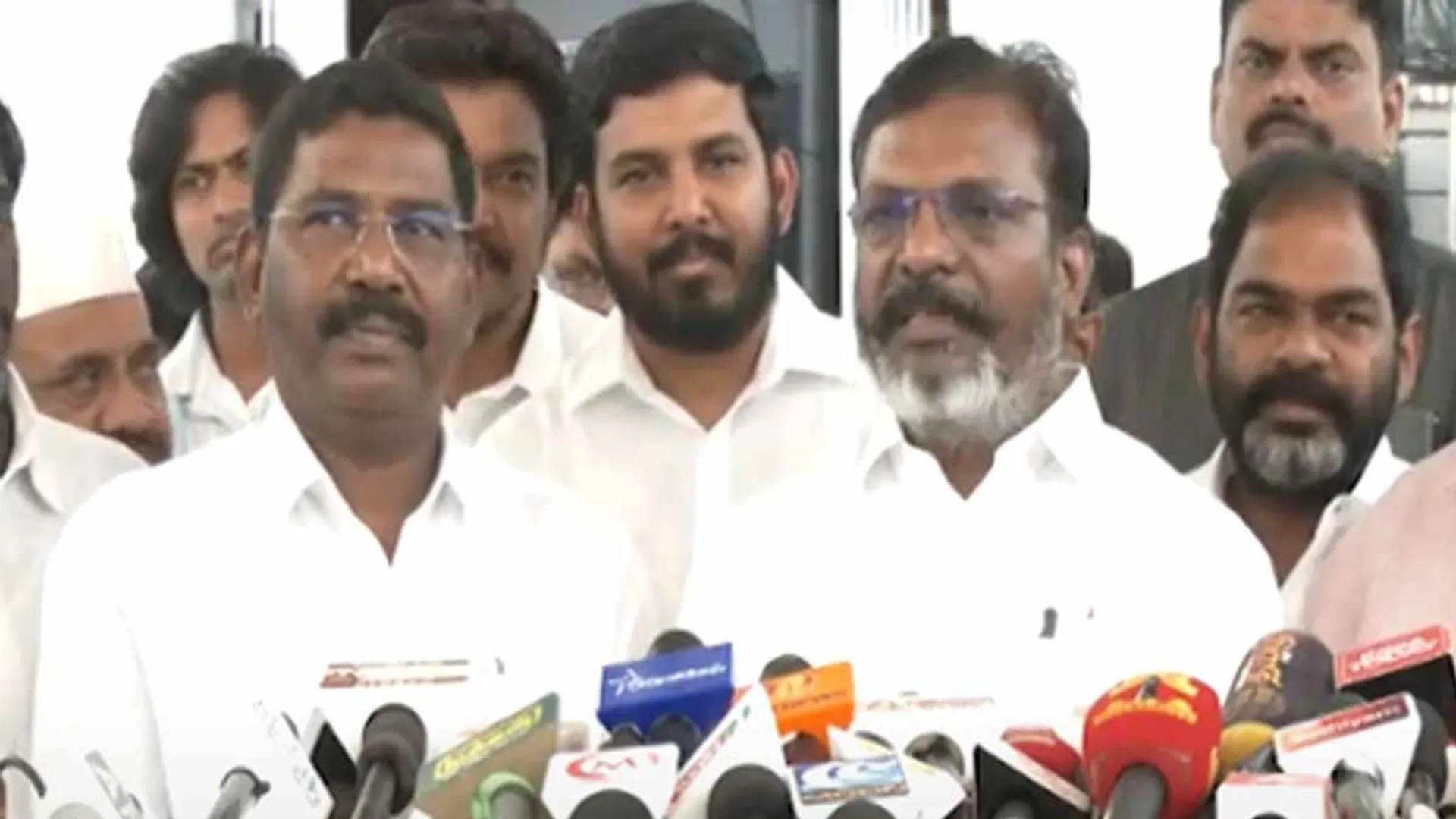 'Edappadi Palaniswami, the parrot who protected' - Thiruma interview
