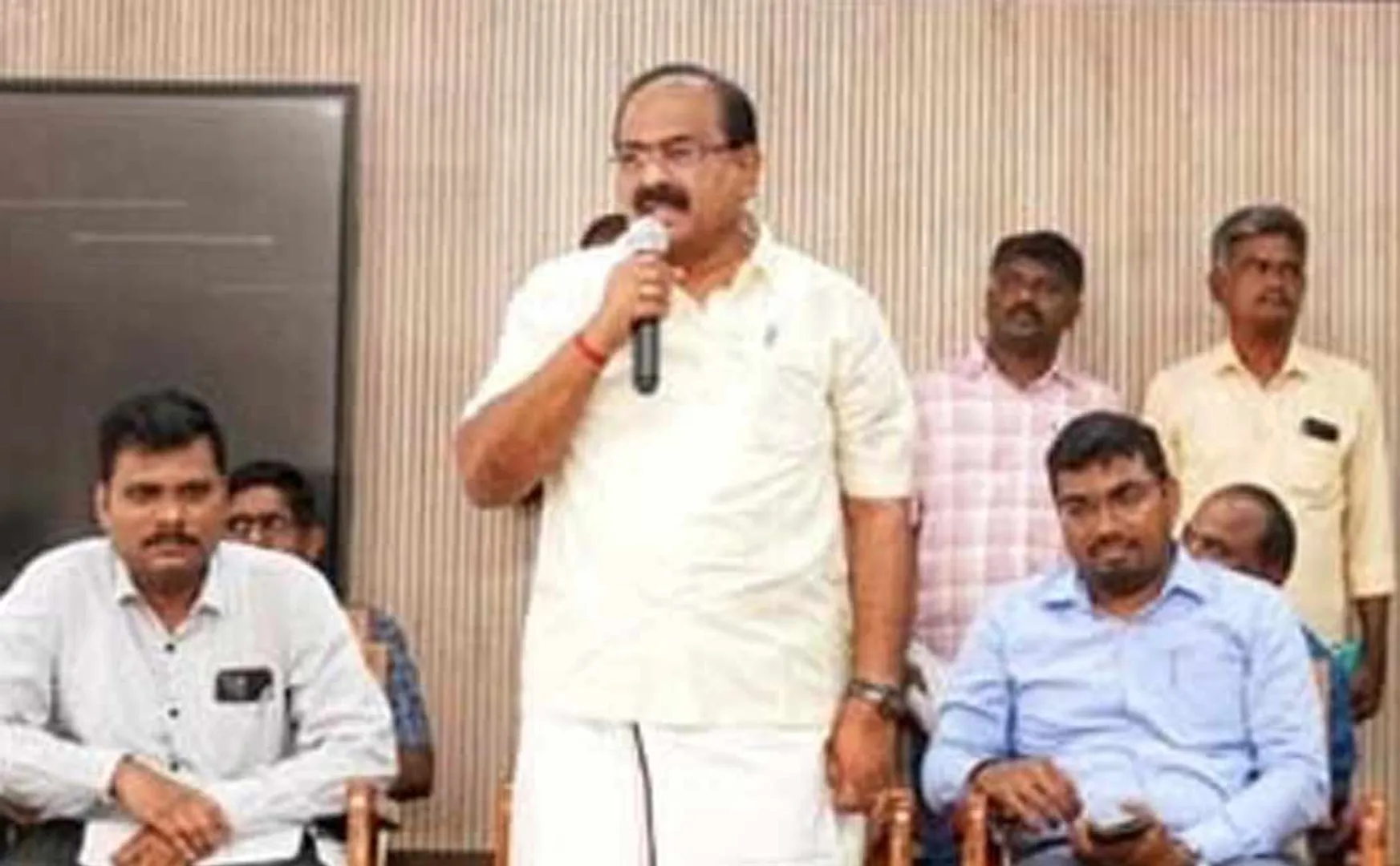 Training at Kalaignar Competitive Examination Centre through video conferencing