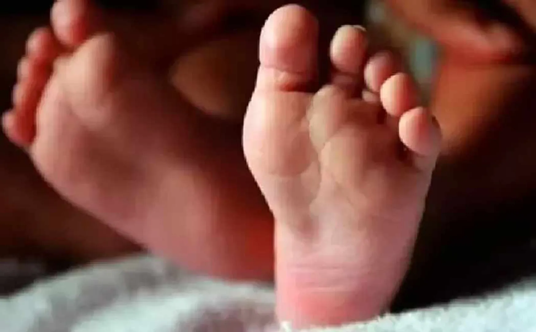 Relatives  alleging that child lost due nurses' improper treatment