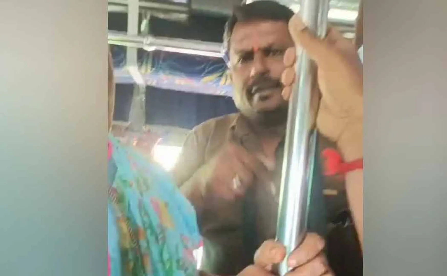 Bus conductor verbally abuses women - passengers shocked